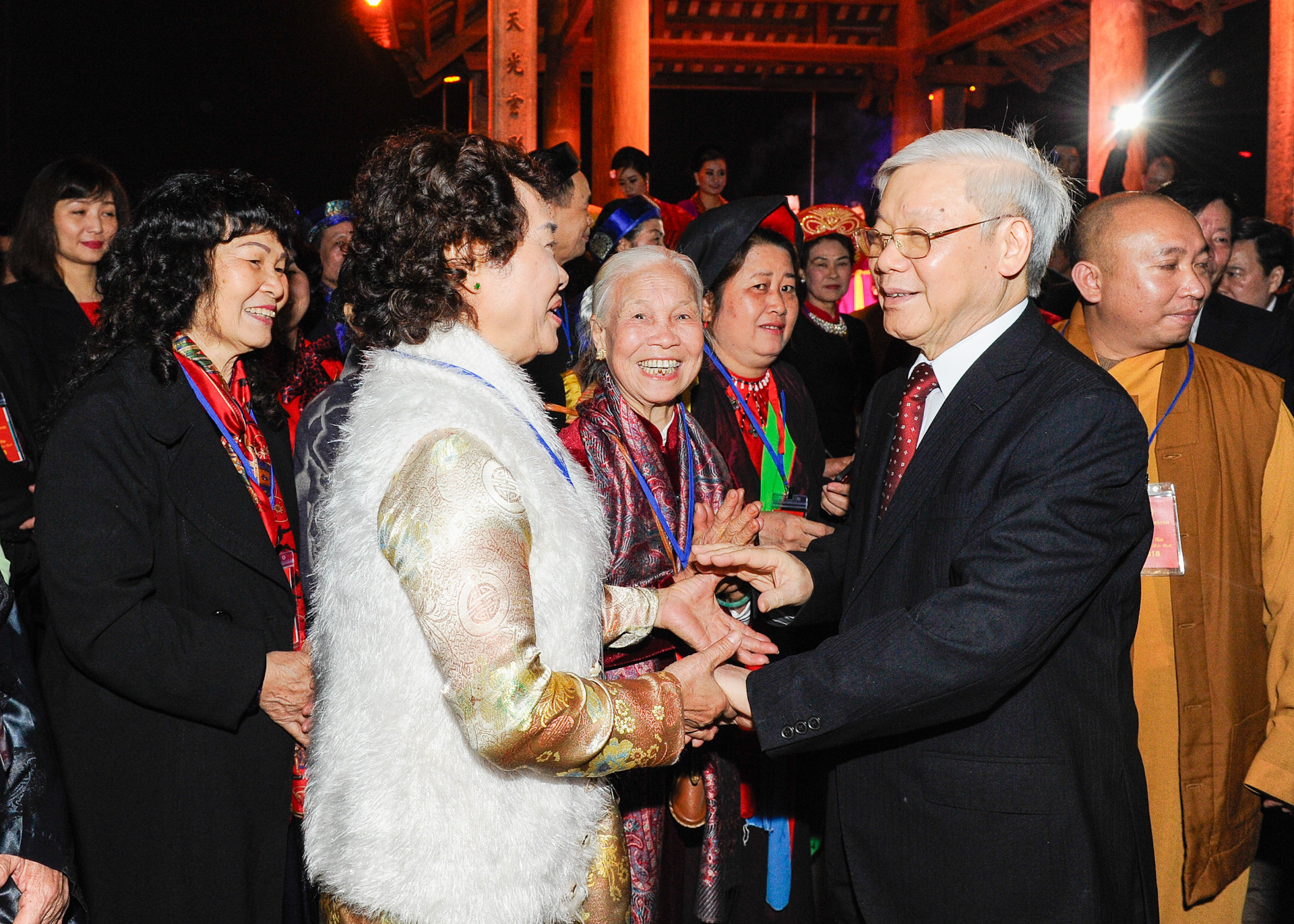 Nhân dịp năm mới Mậu Tuất 2018, tối 15/2 (tức 30 Tết), Tổng Bí thư Nguyễn Phú Trọng đã đến thăm, chúc Tết Đảng bộ, chính quyền, nhân dân thành phố Hà Nội.