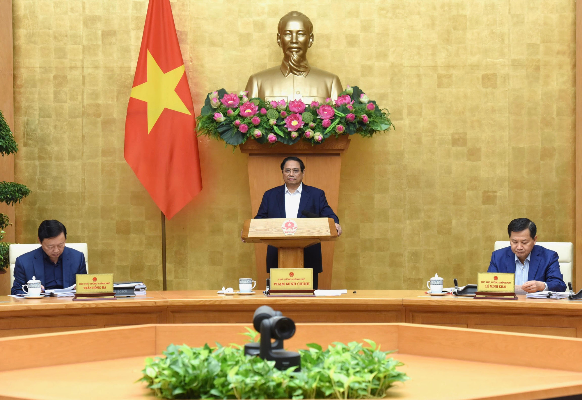 Thủ tướng Chính phủ Phạm Minh Chính dự và chủ trì phiên họp.