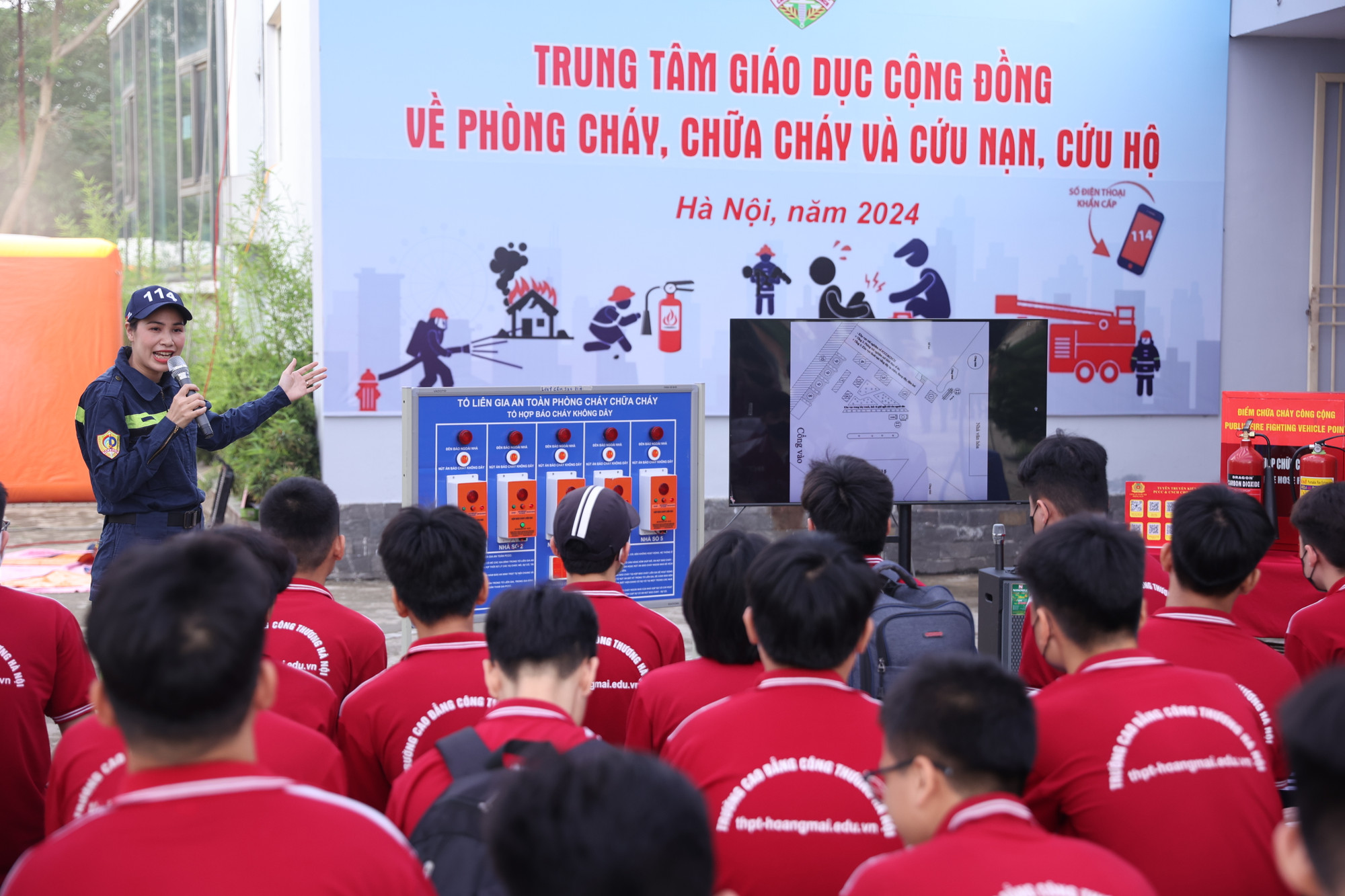 Trung tâm Giáo dục cộng đồng về phòng cháy chữa cháy và cứu nạn cứu hộ ra mắt nhằm phổ biến tới người dân kiến thức pháp luật và các biện pháp bảo đảm an toàn phòng cháy chữa cháy và cứu nạn cứu hộ, hướng dẫn kỹ năng xử lý tình huống cháy nổ, thoát nạn tại hộ gia đình, hộ gia đình kết hợp sản xuất kinh doanh, nhà và chung cư cao tầng, nơi tập trung đông người.