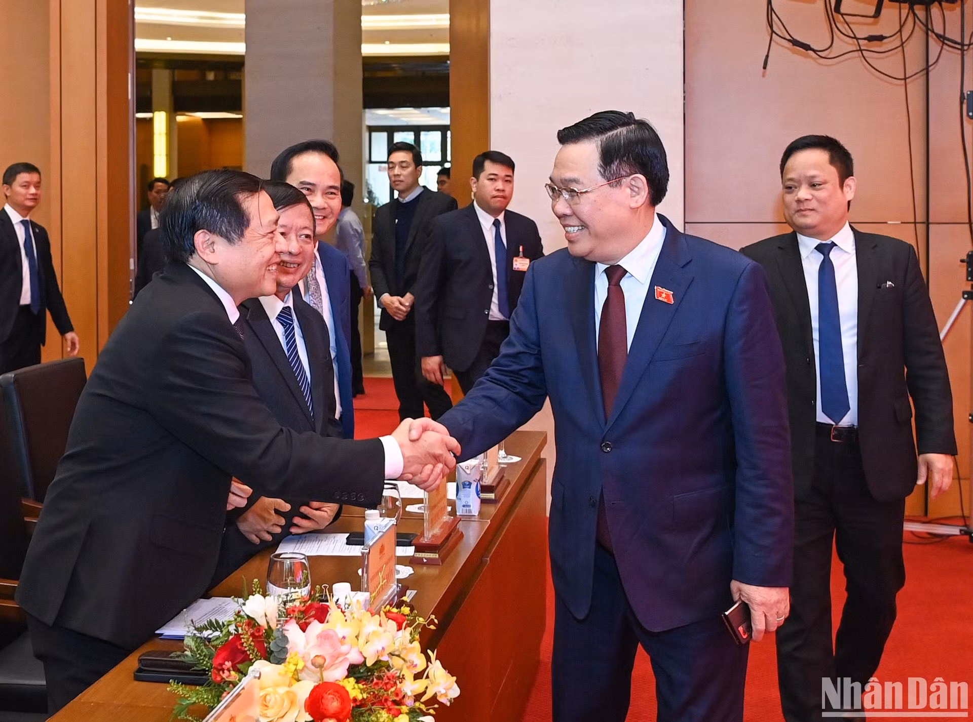 Chủ tịch Quốc hội Vương Đình Huệ với các đại biểu tại Lễ phát động cuộc vận động sáng tác ca khúc về Quốc hội và Hội đồng nhân dân.