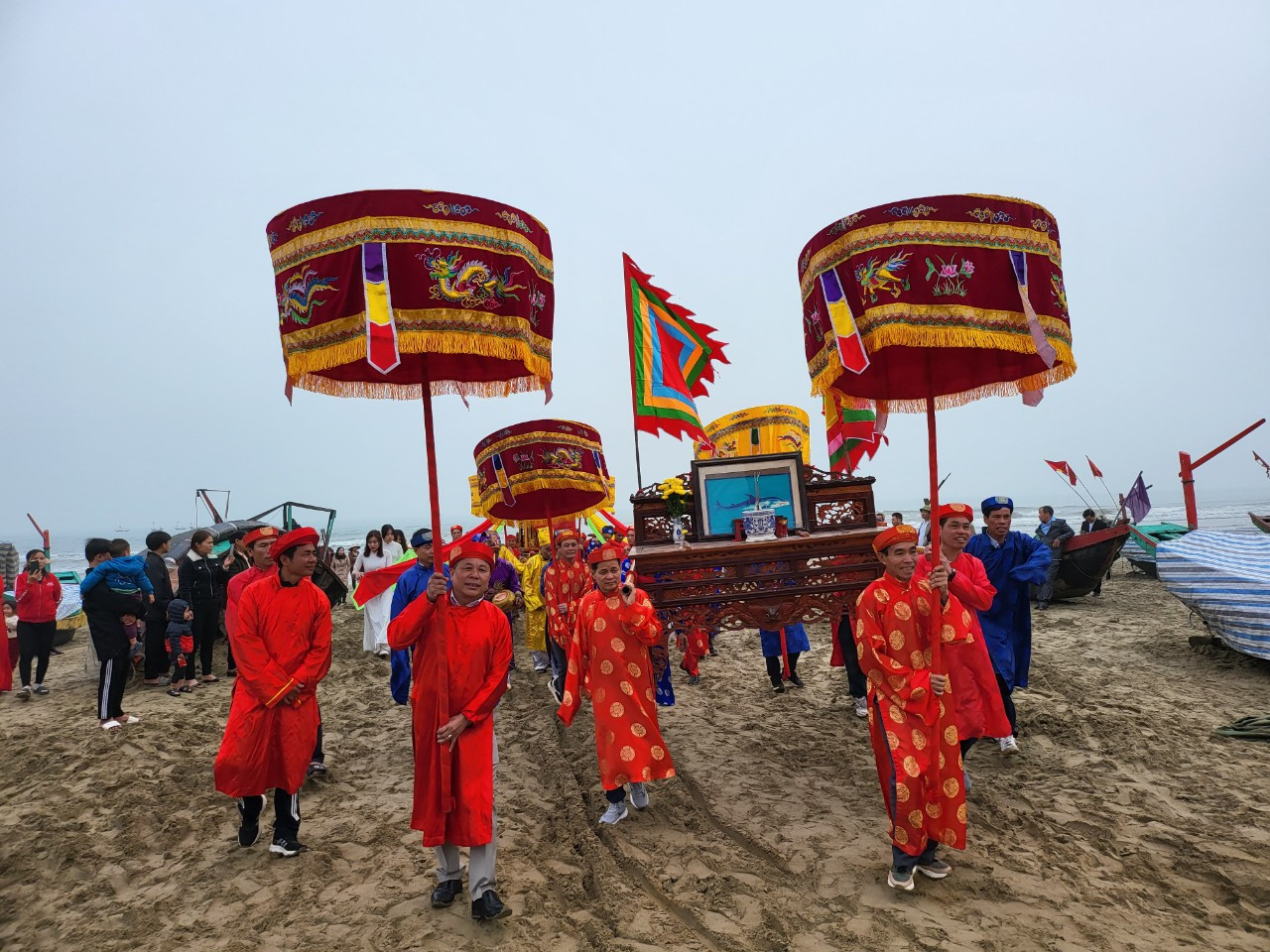 Lễ hội cầu ngư của làng Cam Lâm (Nghi Xuân, Hà Tĩnh) đã có từ bao đời nay, song do nhiều lý do khác nhau, việc duy trì nghi lễ không được tiến hành thường xuyên.