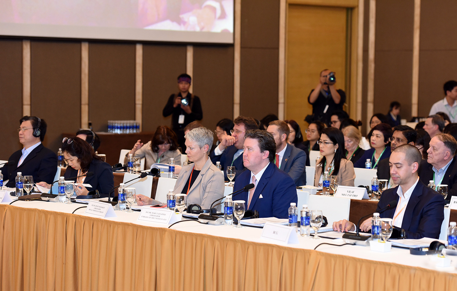 Các đại biểu tham dự Diễn đàn. Các đại biểu tham dự Diễn đàn.