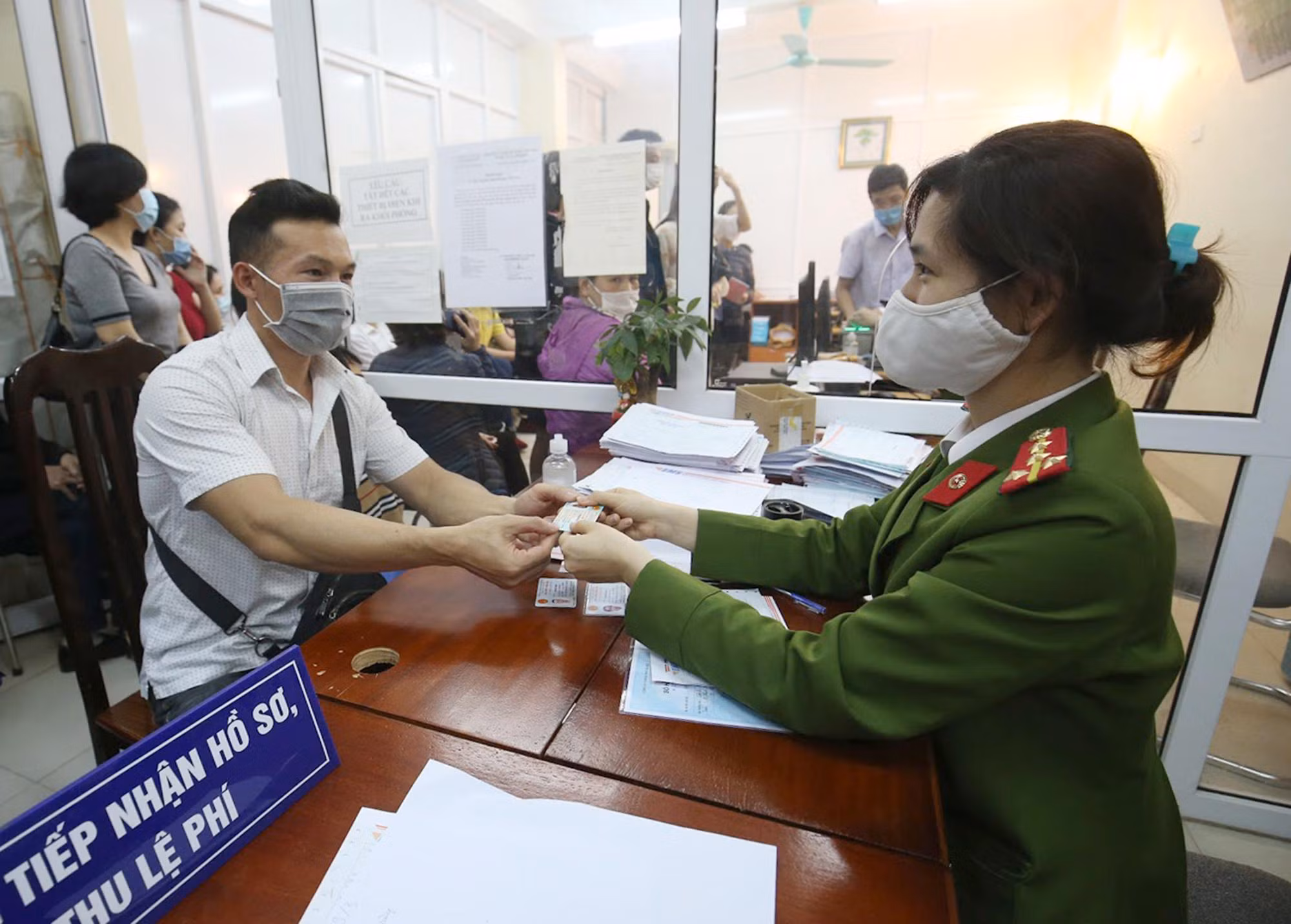 Làm Căn cước công dân cho người dân tại Hà Nội.