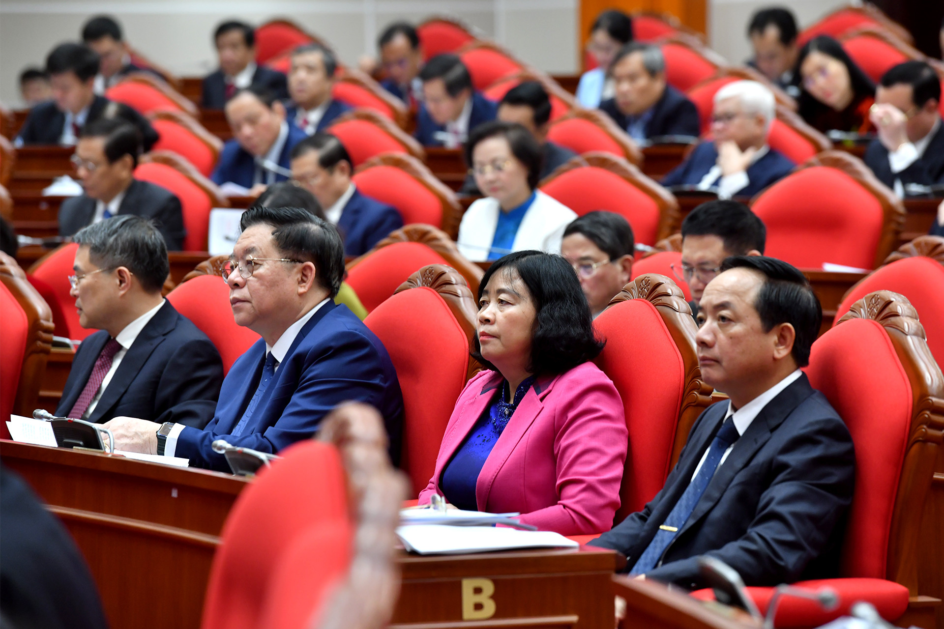 Các đồng chí lãnh đạo Đảng, Nhà nước và các đại biểu dự hội nghị. Các đồng chí lãnh đạo Đảng, Nhà nước và các đại biểu dự hội nghị.