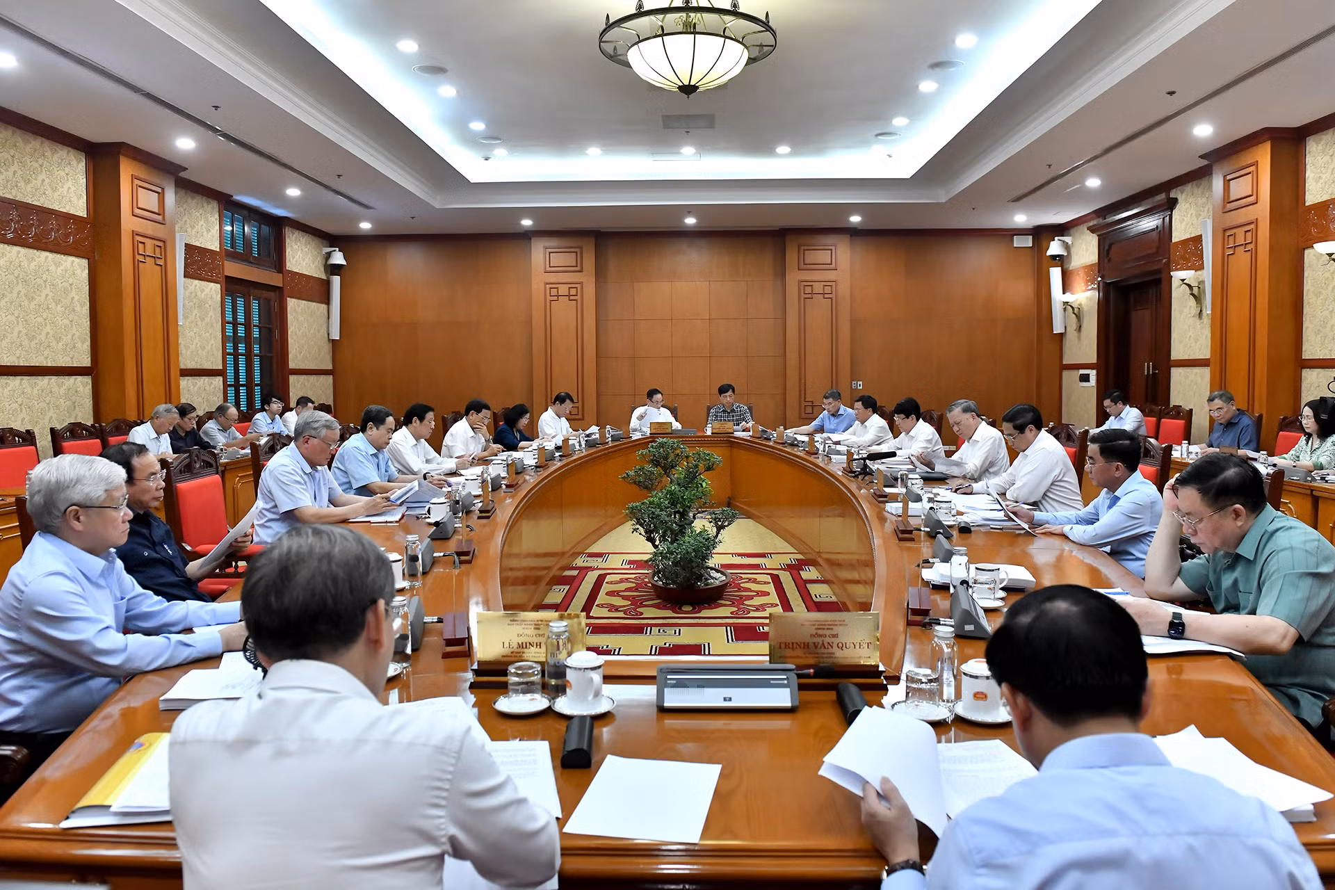 Quang cảnh cuộc họp tại Trụ sở Trung ương Đảng.