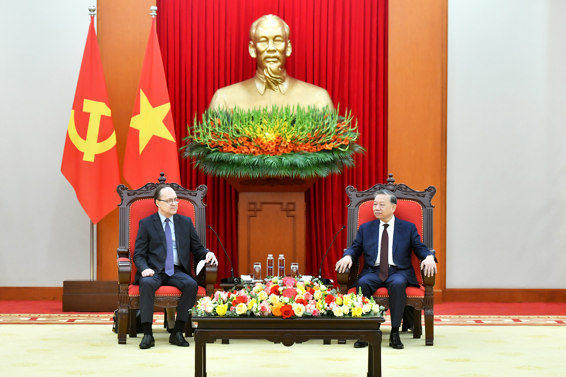 Tổng Bí thư Tô Lâm tiếp Đại sứ Đặc mệnh toàn quyền Liên bang Nga tại Việt Nam Gennady Stepanovich Bezdetko.