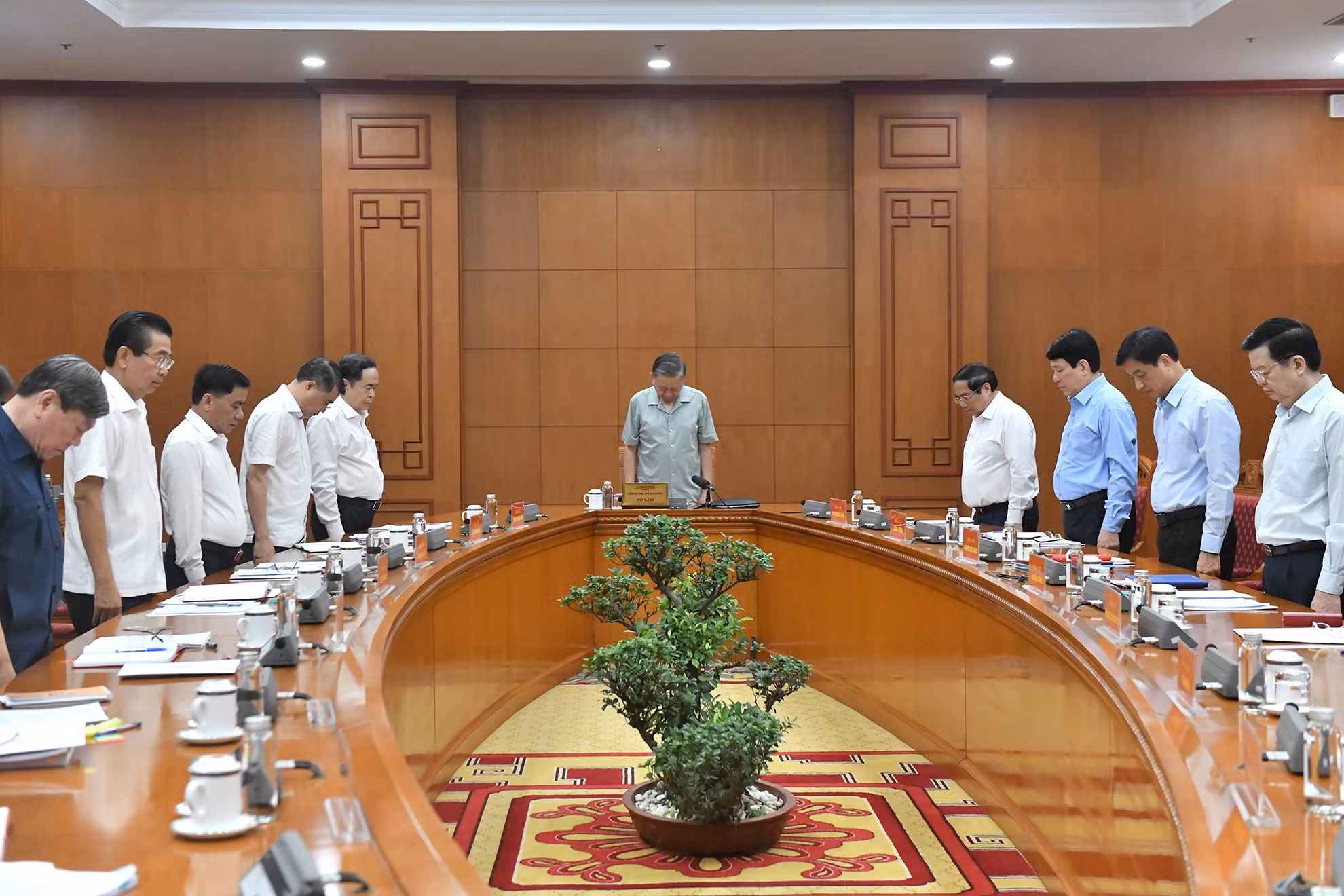 [Ảnh] Tổng Bí thư, Chủ tịch nước Tô Lâm chủ trì họp Tiểu ban Nhân sự Đại hội XIV của Đảng ảnh 2