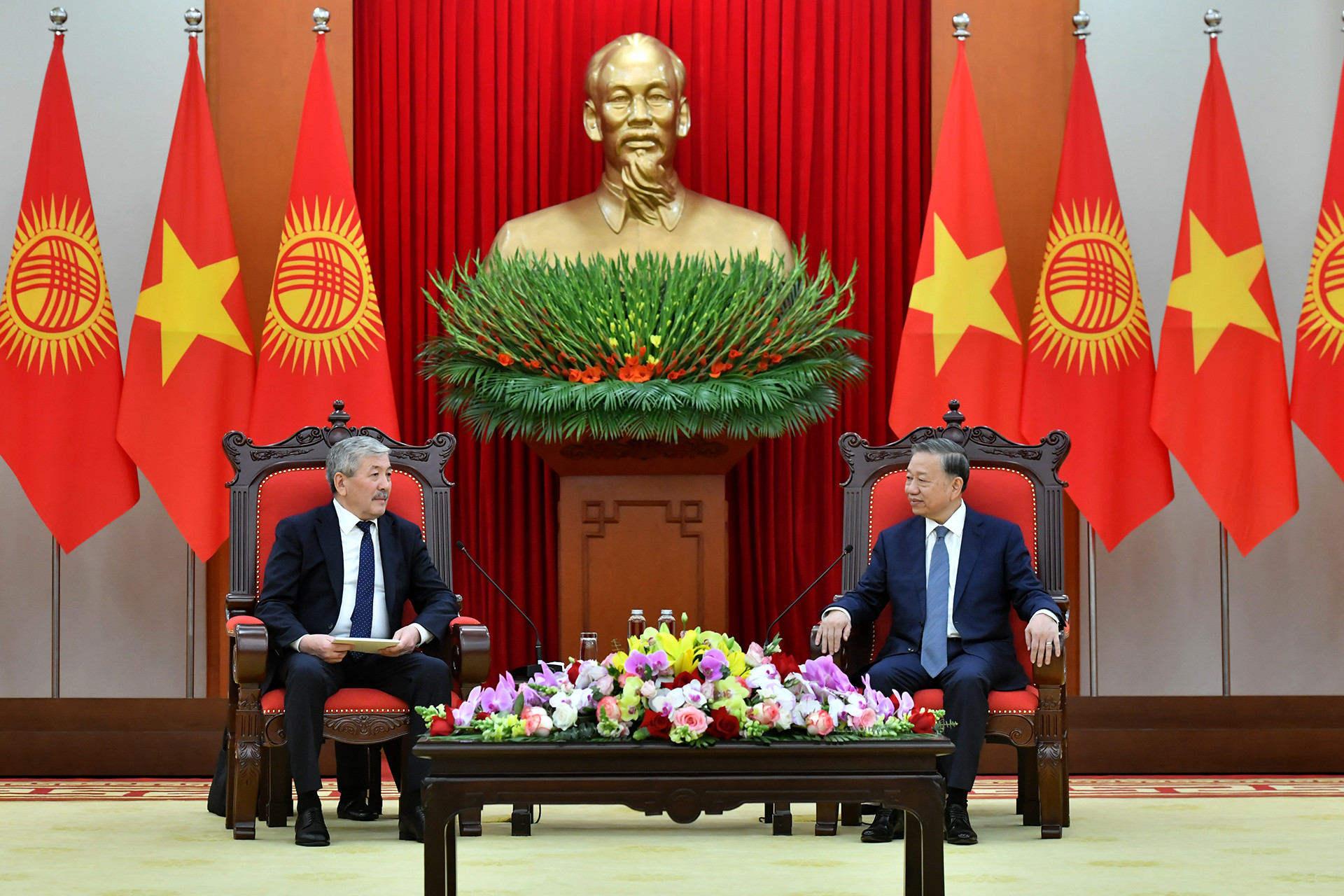 Tổng Bí thư Tô Lâm tiếp Thủ tướng Cộng hòa Kyrgyzstan Adylbek Kasymaliev.