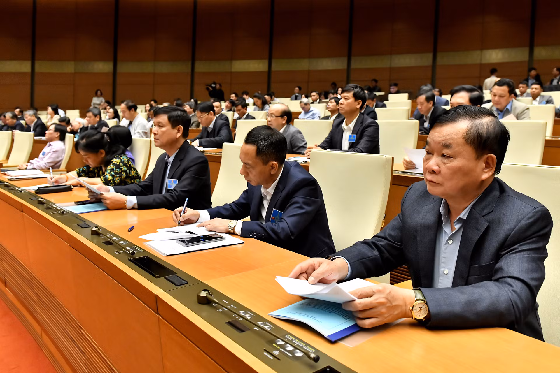 Các đại biểu tham dự hội nghị.