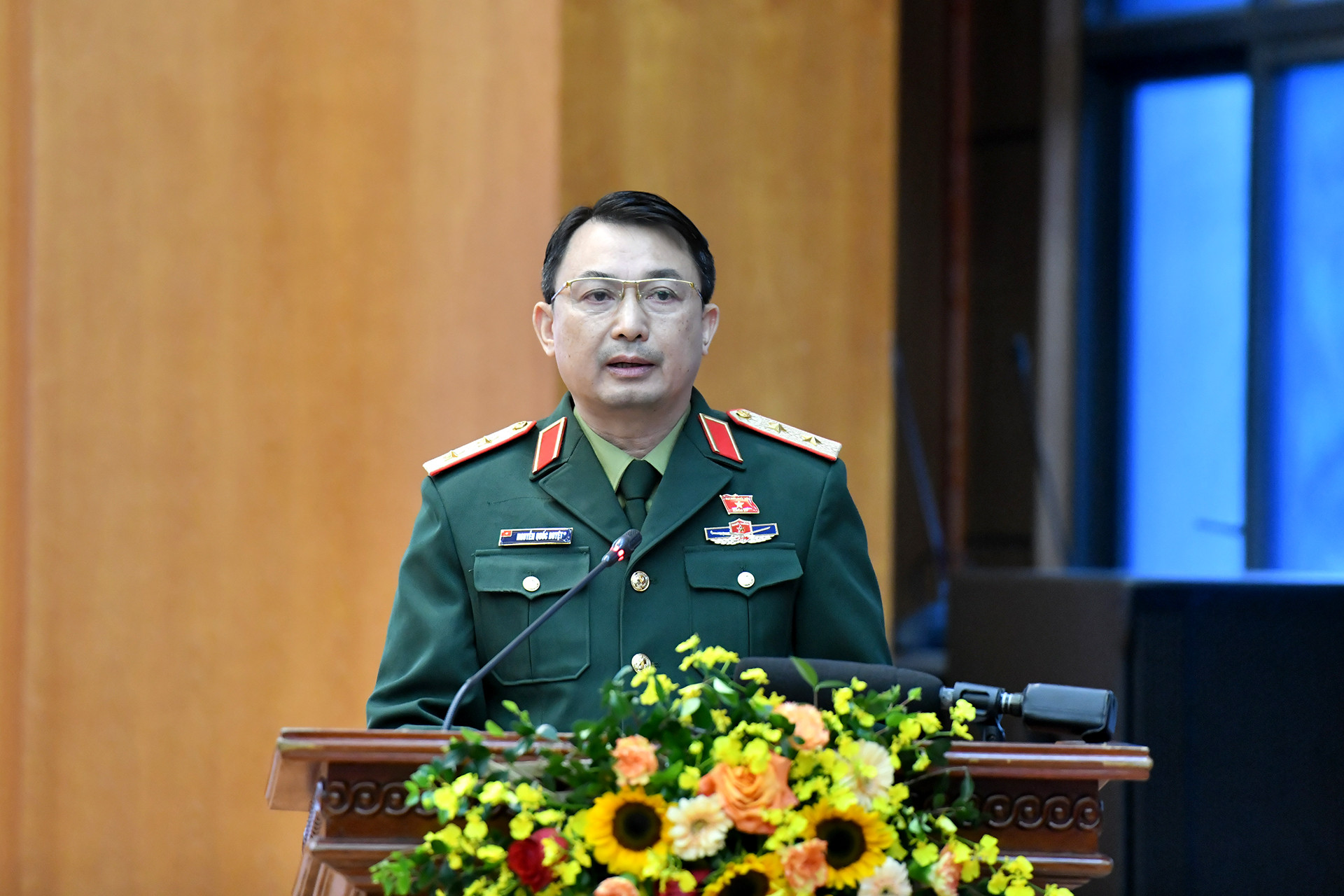 Đại biểu Quốc hội, Trung tướng Nguyễn Quốc Duyệt trình bày báo cáo kết quả kỳ họp thứ 8, Quốc hội khóa XV.