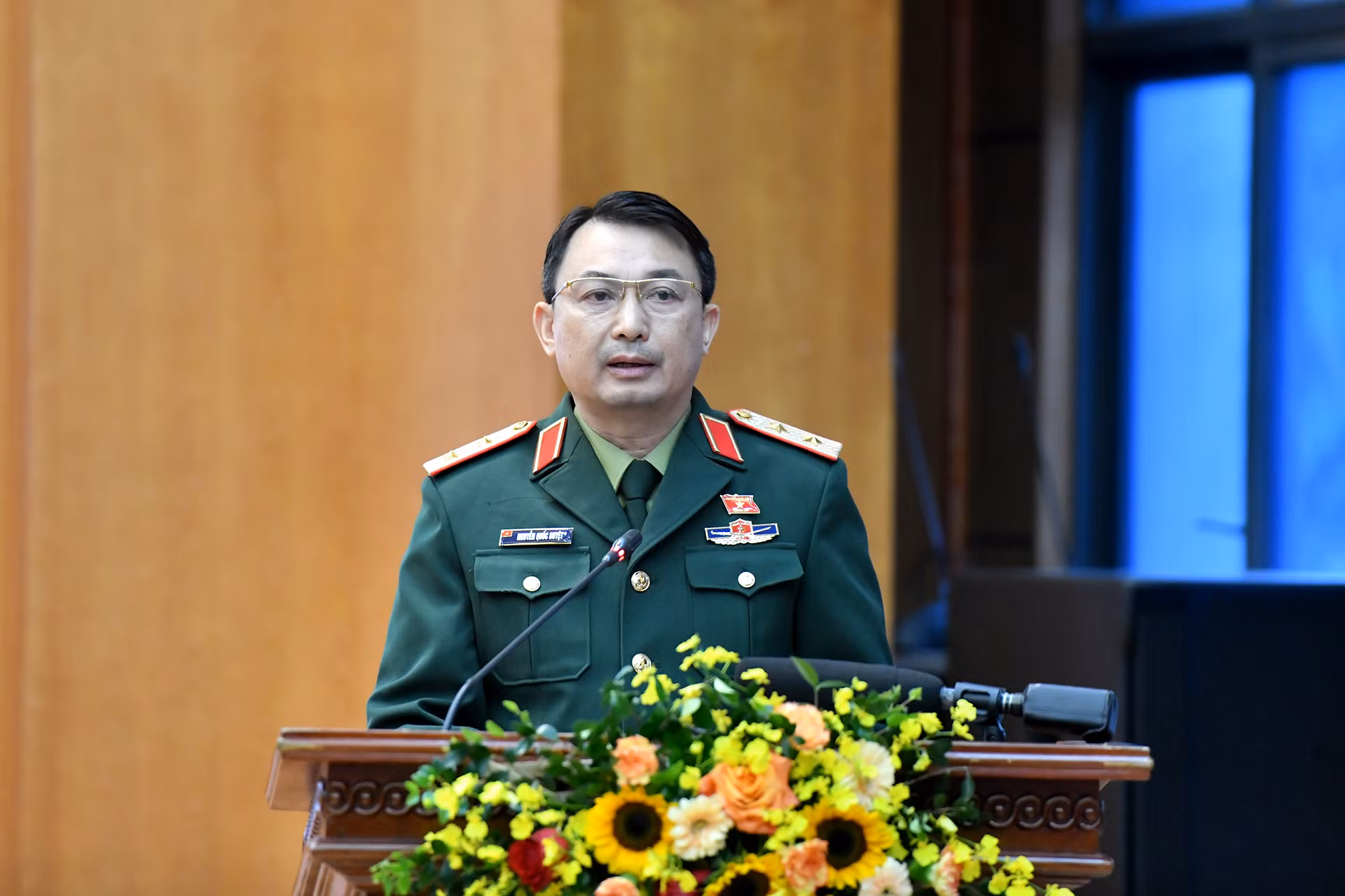 Đại biểu Quốc hội, Trung tướng Nguyễn Quốc Duyệt trình bày báo cáo kết quả kỳ họp thứ 8, Quốc hội khóa XV.