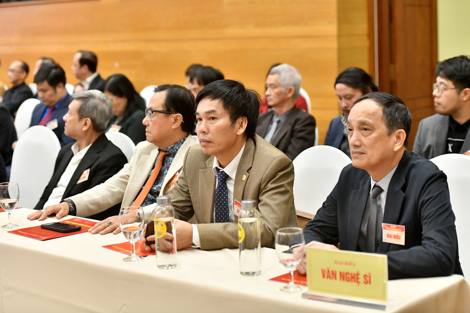 Các đại biểu dự hội nghị.