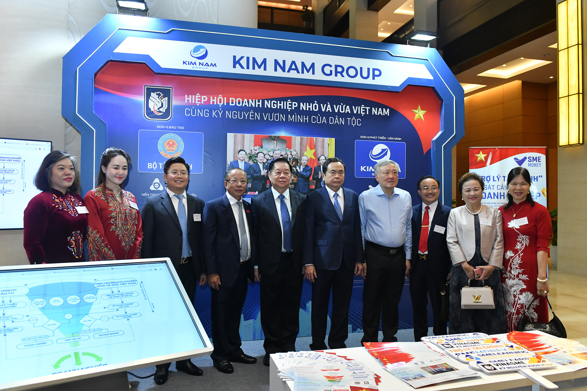 [Ảnh] Tổng Bí thư Tô Lâm tham quan triển lãm những thành tựu trong phát triển kinh tế tư nhân ảnh 5