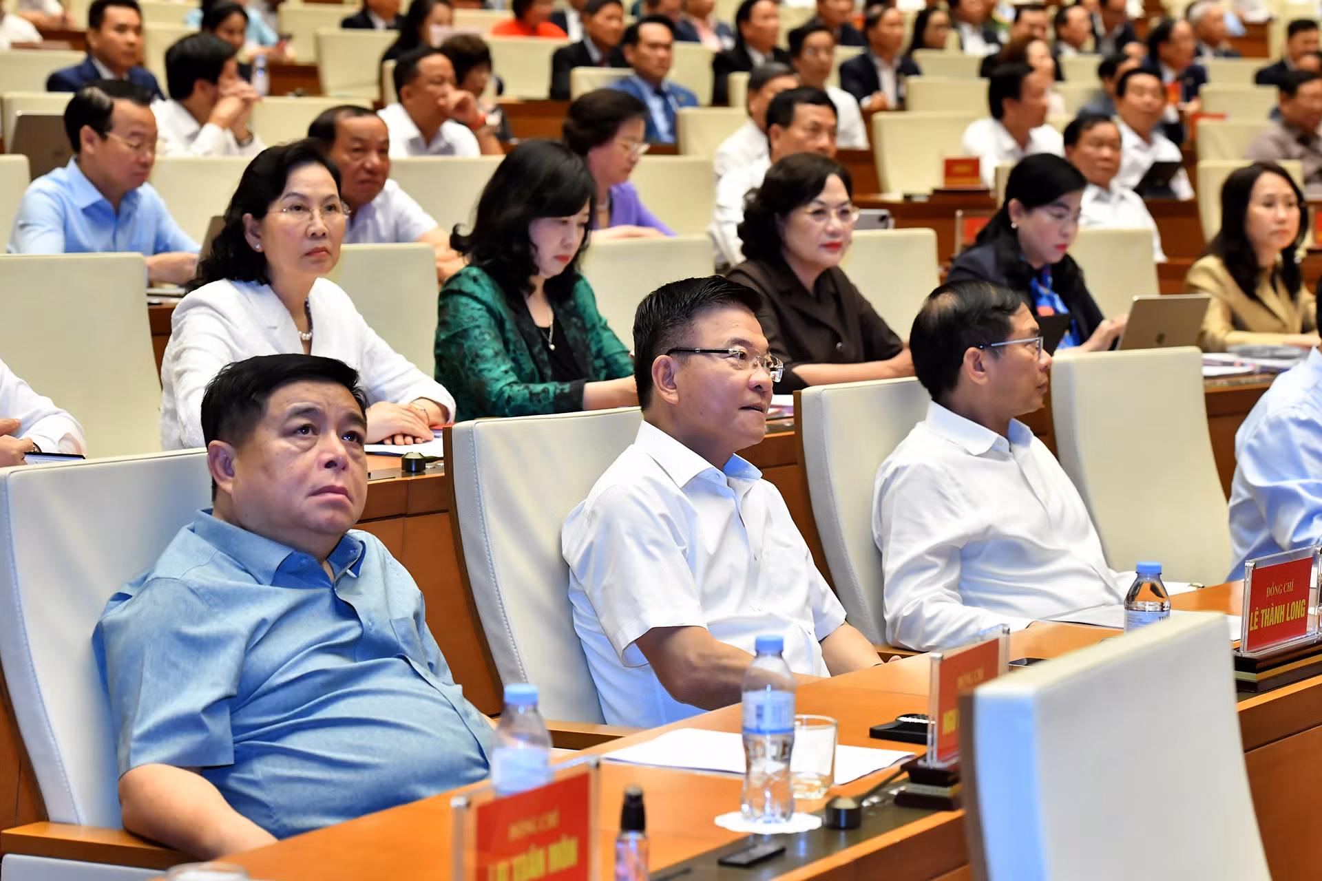 Các đại biểu tham dự hội nghị.