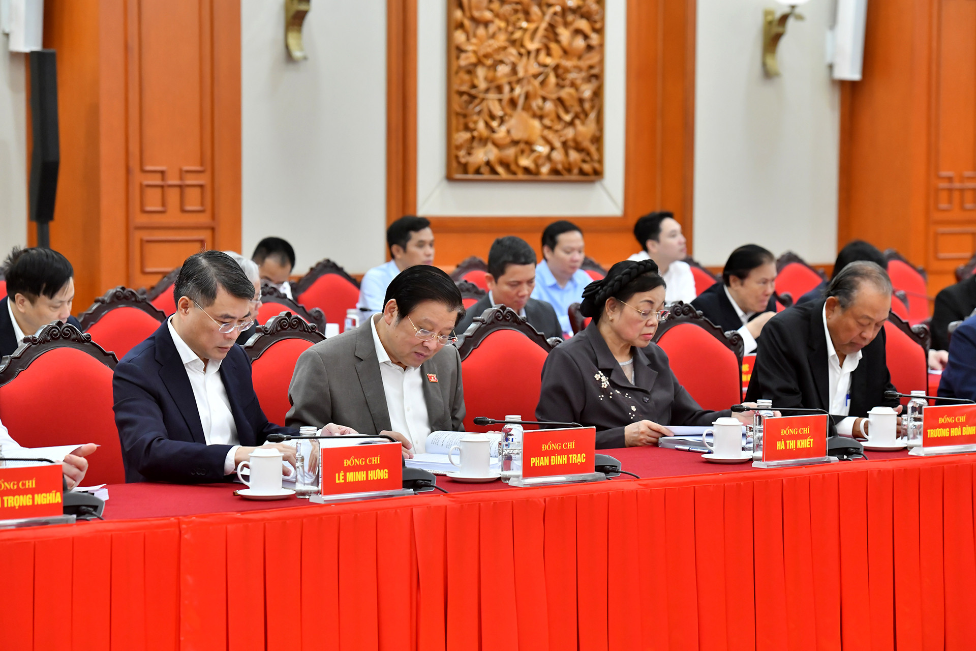 Các đồng chí lãnh đạo, nguyên lãnh đạo Đảng, Nhà nước dự hội nghị. Các đồng chí lãnh đạo, nguyên lãnh đạo Đảng, Nhà nước dự hội nghị.