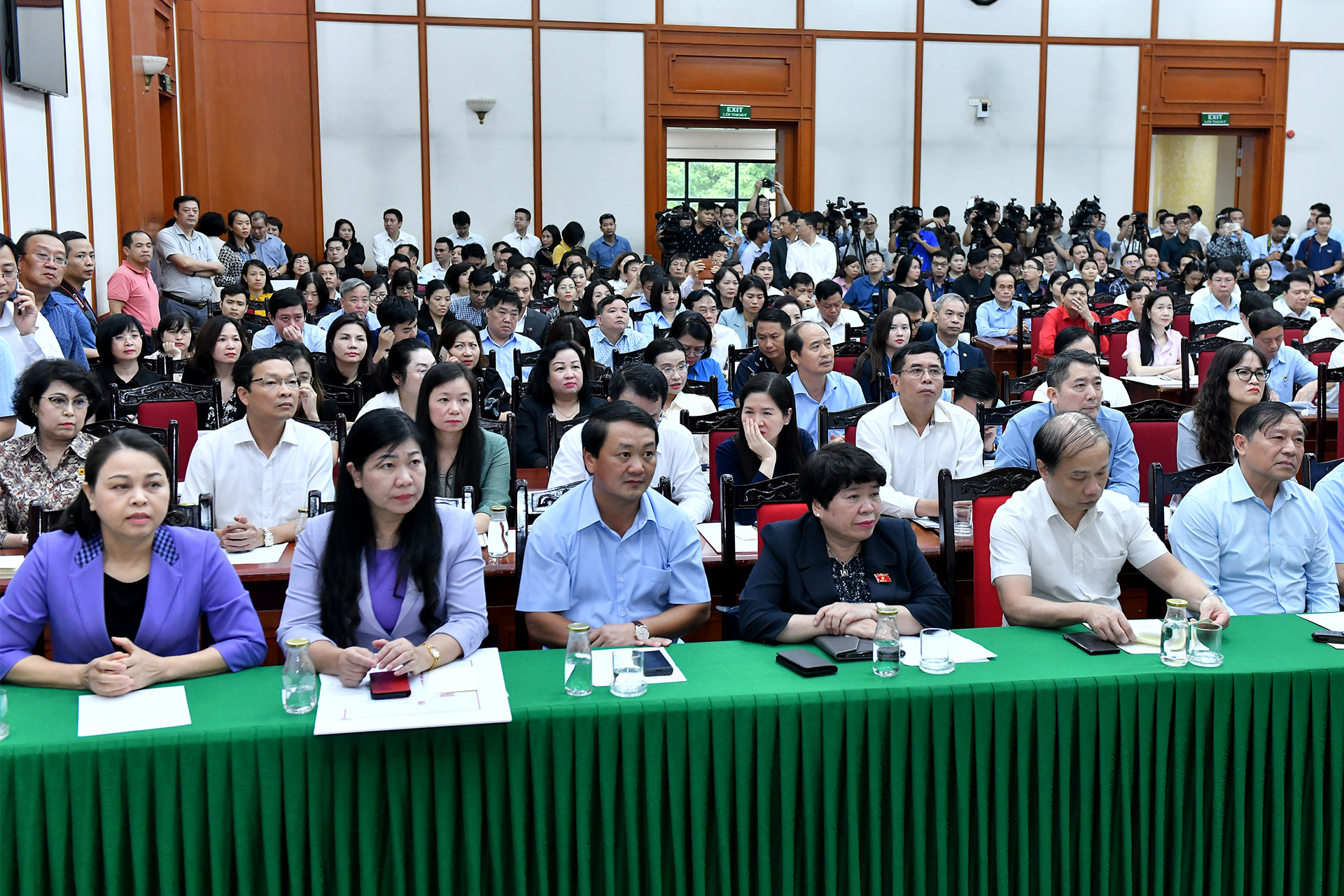 Các đại biểu dự Lễ quyên góp ủng hộ đồng bào bị thiệt hại do cơn bão số 3 gây ra.