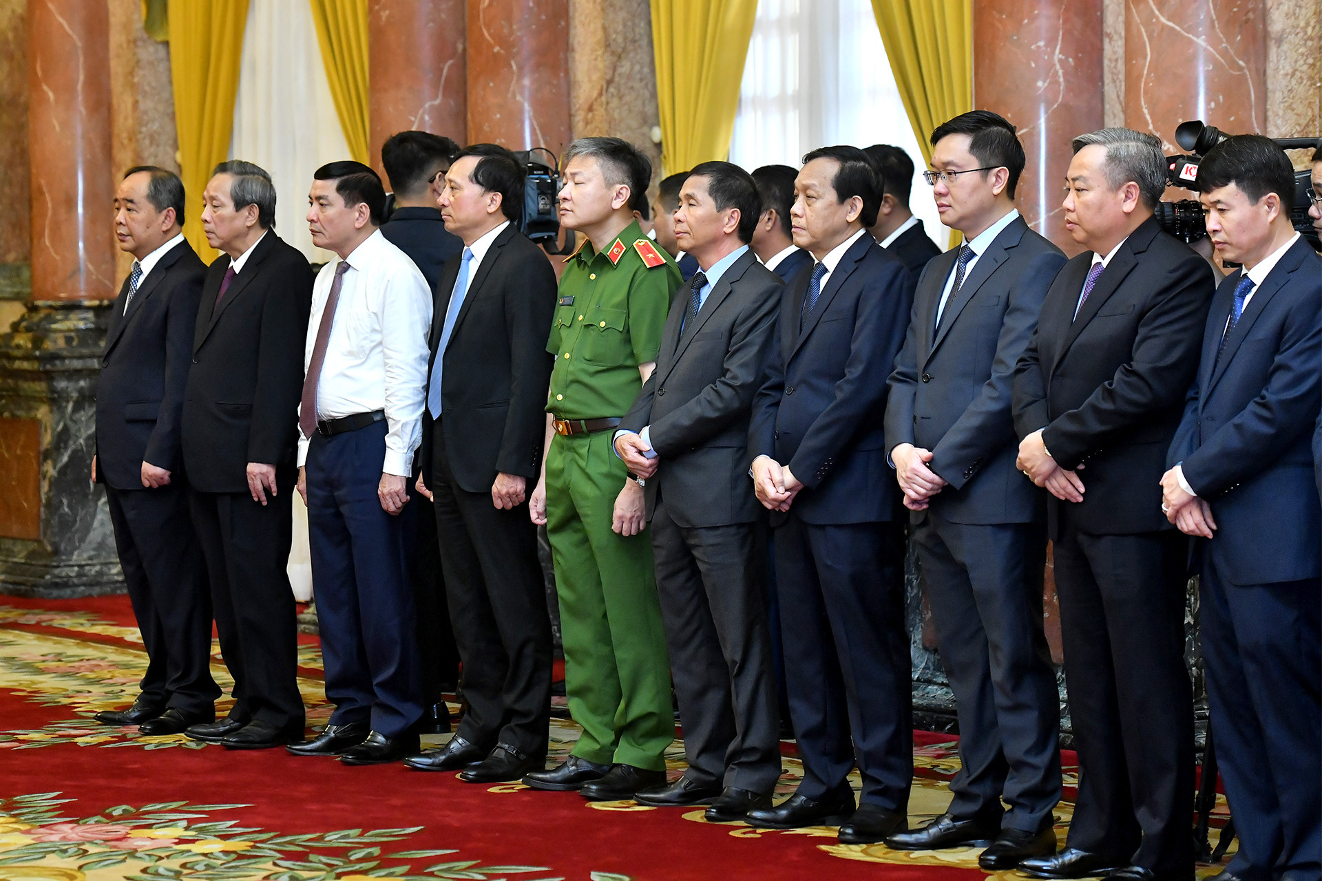 Các đại biểu tham dự buổi lễ.