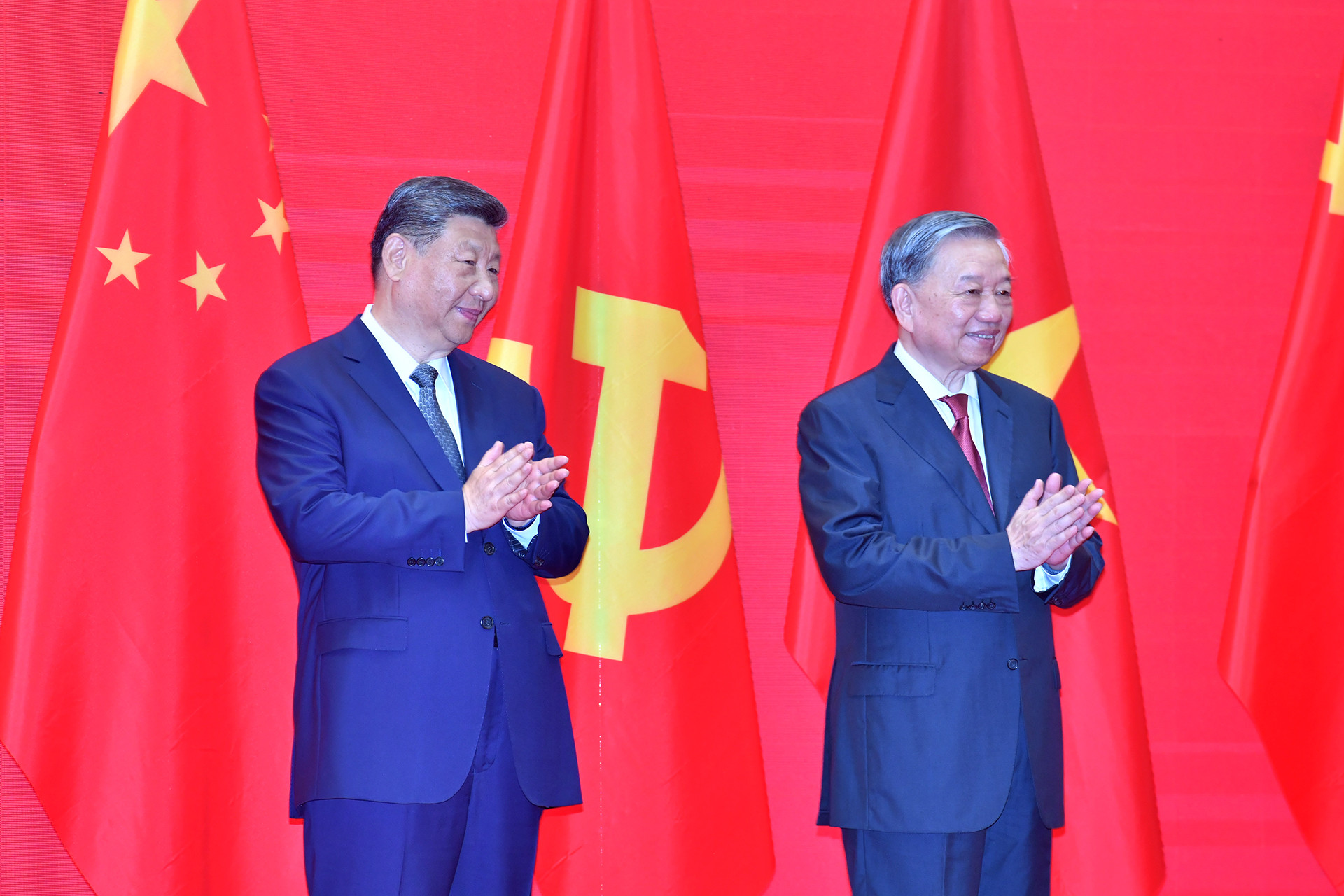 Tổng Bí thư Tô Lâm và Tổng Bí thư, Chủ tịch Trung Quốc Tập Cận Bình tại Gặp gỡ hữu nghị nhân dân Việt Nam-Trung Quốc.