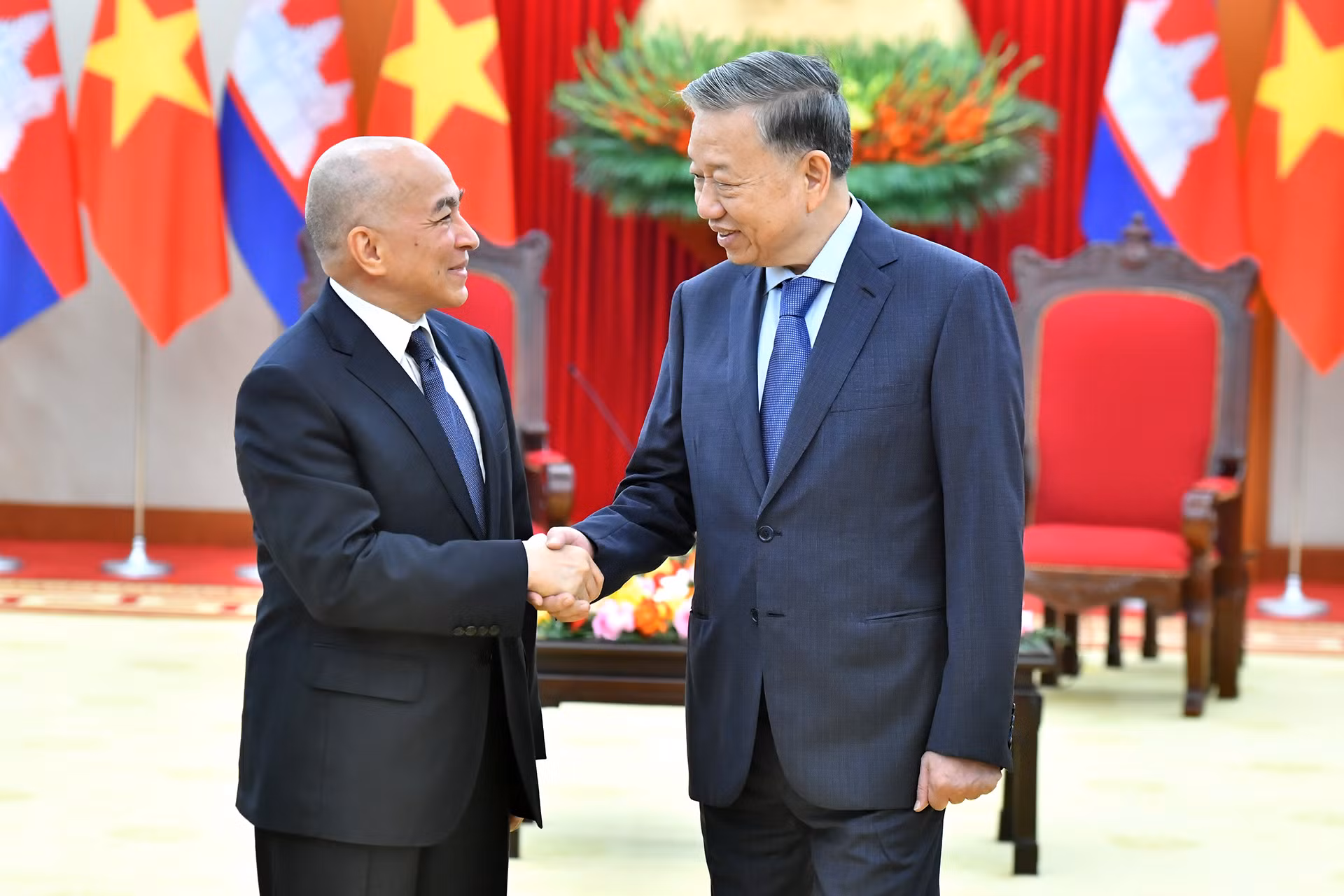 Tổng Bí thư Tô Lâm hội kiến Quốc vương Campuchia Norodom Sihamoni.