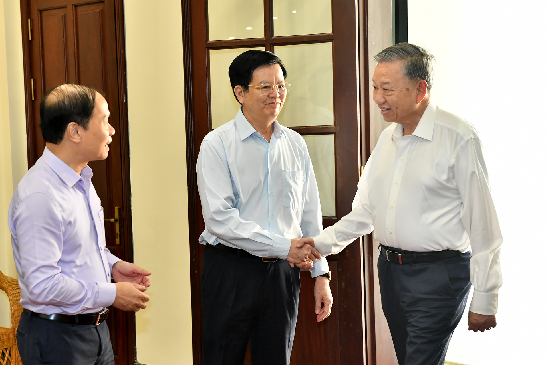 Tổng Bí thư Tô Lâm với các đồng chí lãnh đạo Ban Dân vận Trung ương.