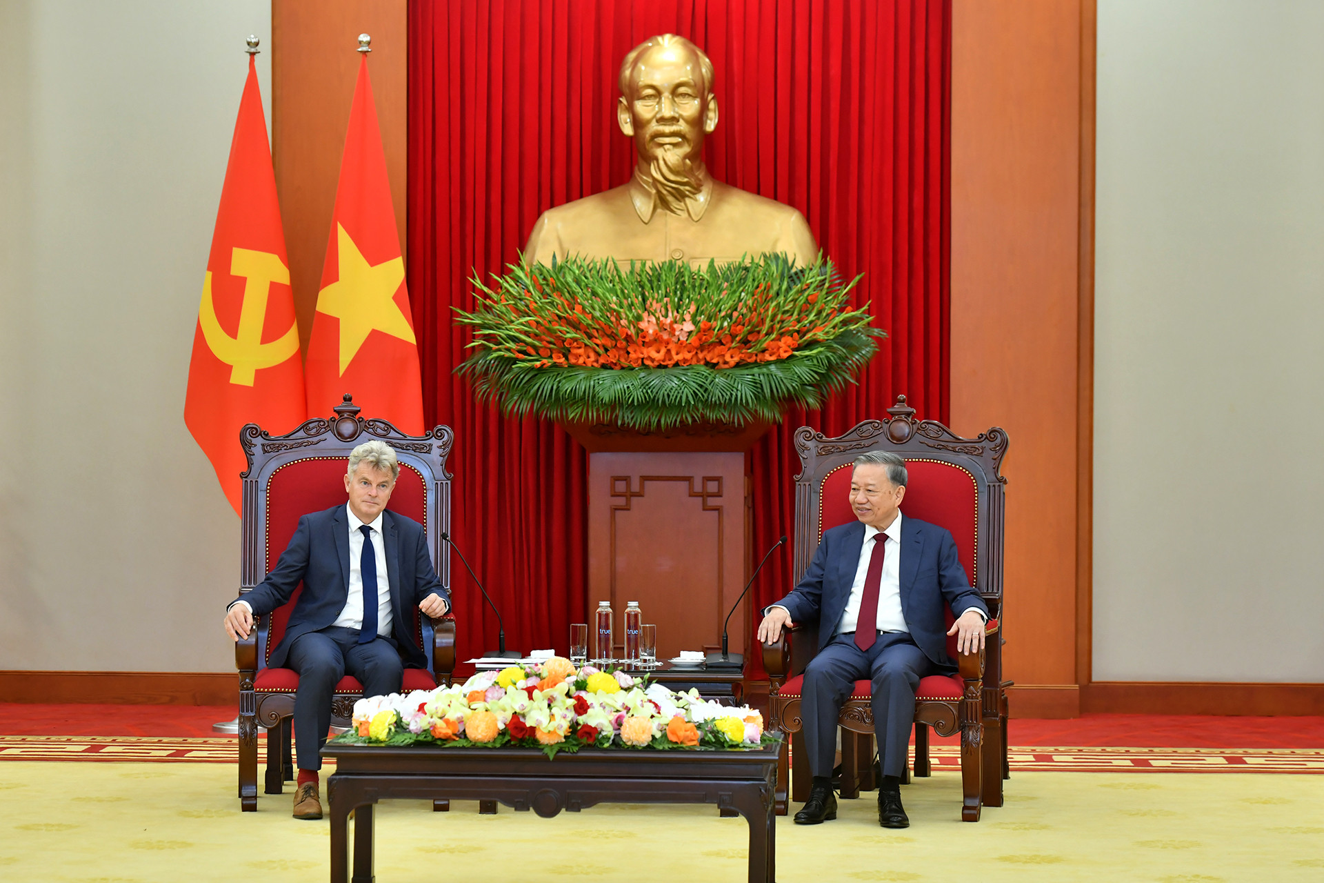 Tổng Bí thư Tô Lâm tiếp Bí thư toàn quốc Đảng Cộng sản Pháp Fabiel Roussel.