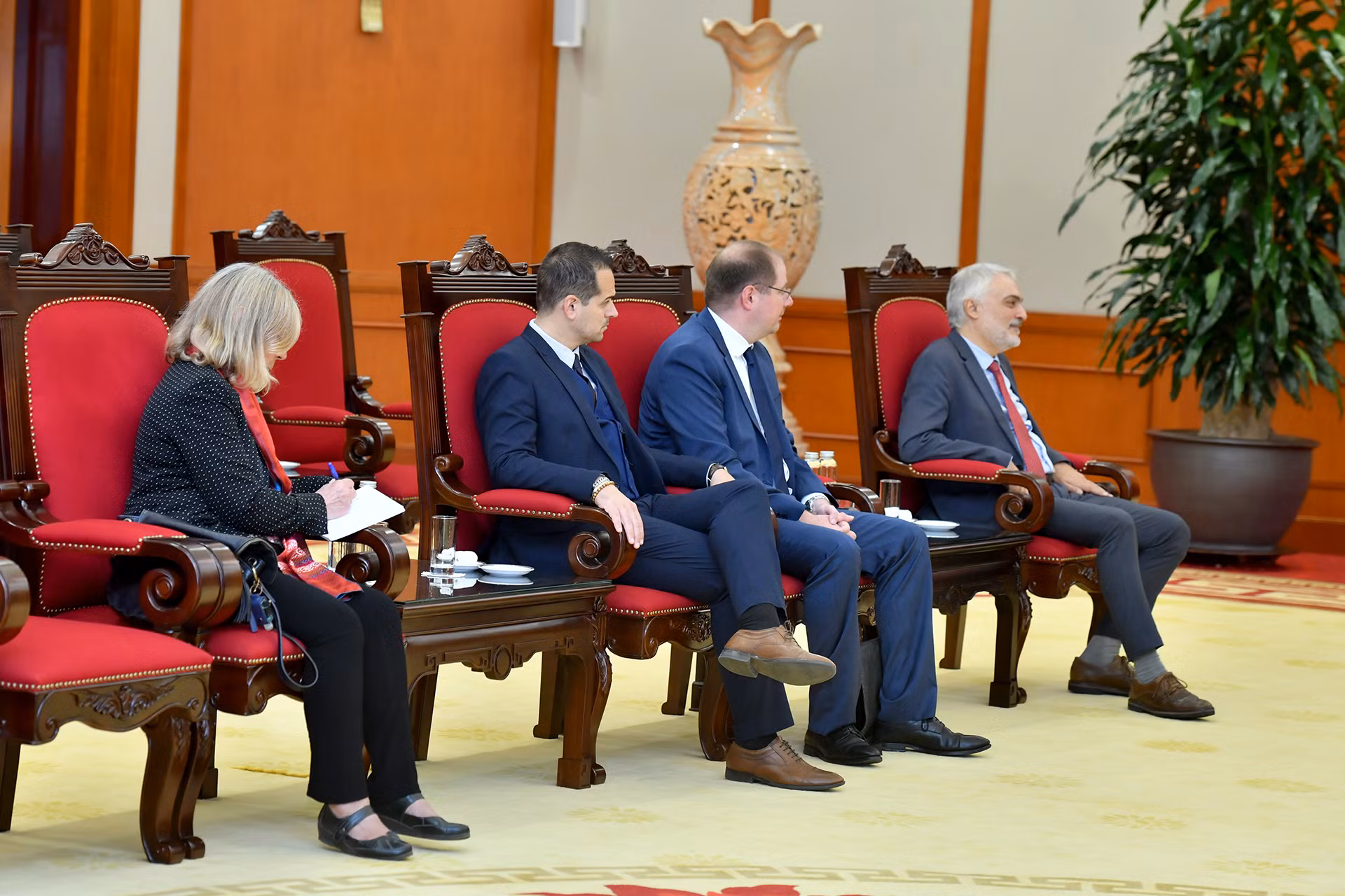 Các đại biểu Đảng Cộng sản Pháp tham dự buổi tiếp.