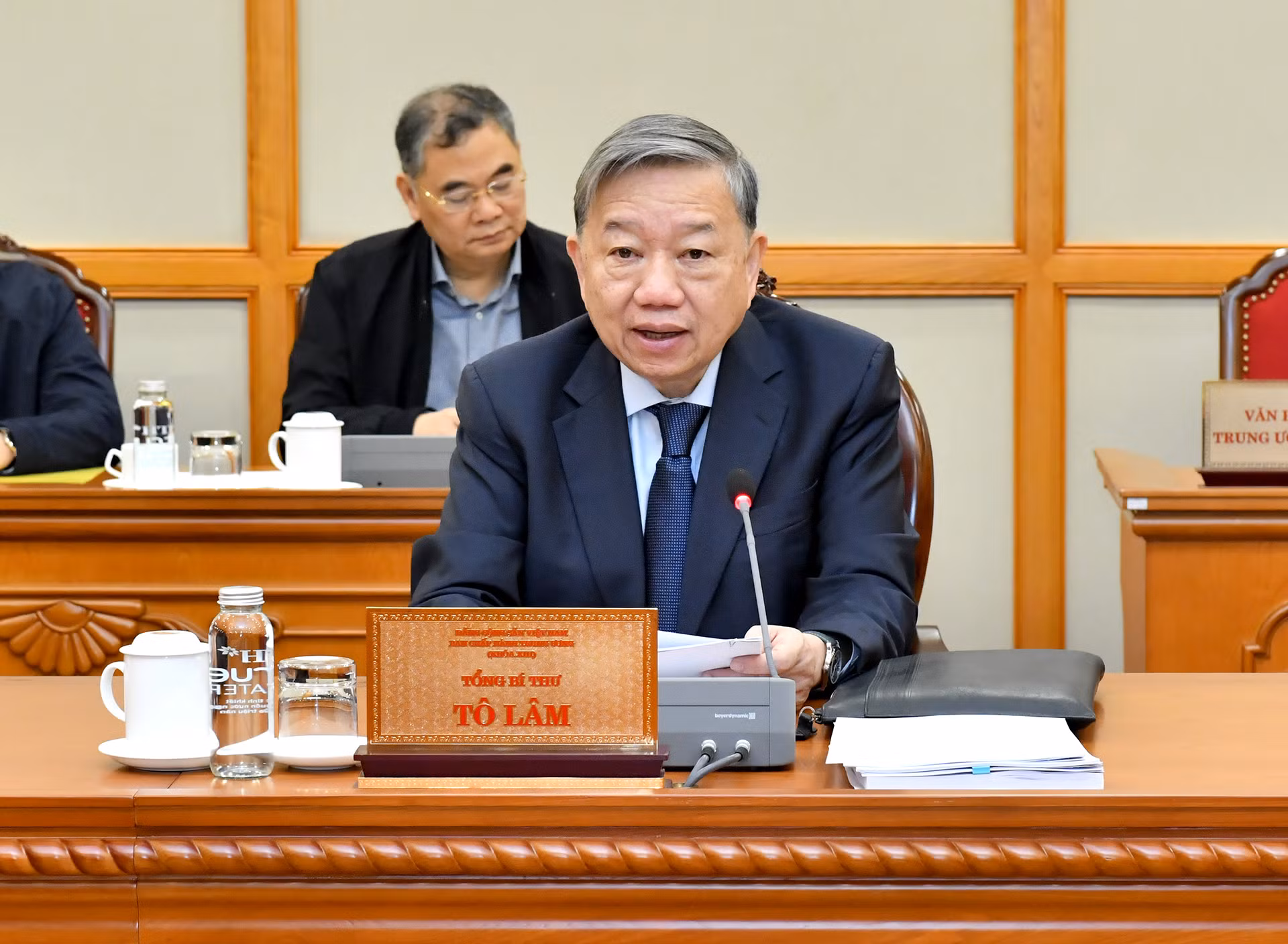 Tổng Bí thư Tô Lâm, Trưởng Ban Chỉ đạo phát biểu chỉ đạo phiên họp. Tổng Bí thư Tô Lâm, Trưởng Ban Chỉ đạo phát biểu chỉ đạo phiên họp.