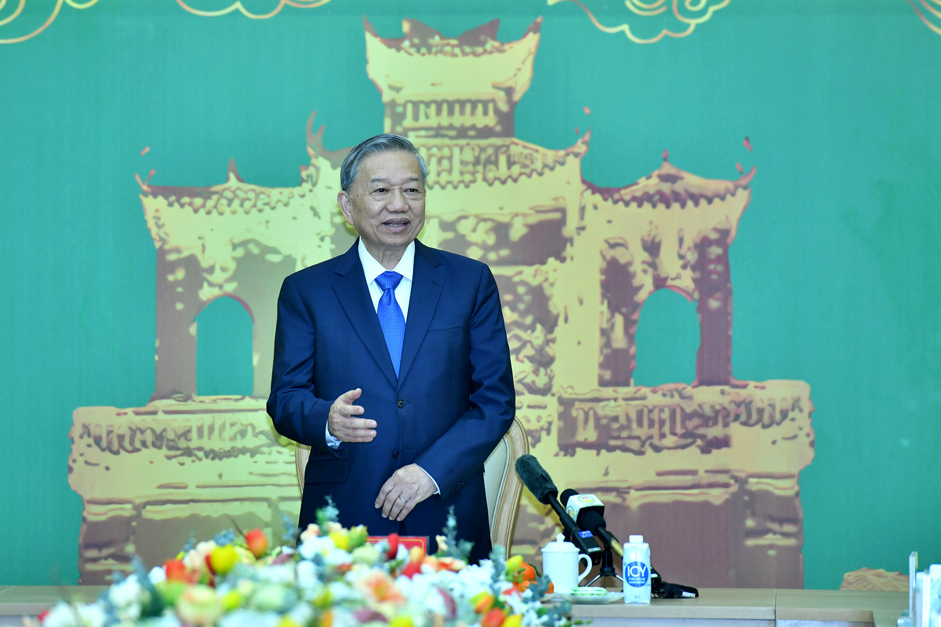 Tổng Bí thư Tô Lâm chúc Tết Đảng bộ, chính quyền và nhân dân tỉnh Hưng Yên.