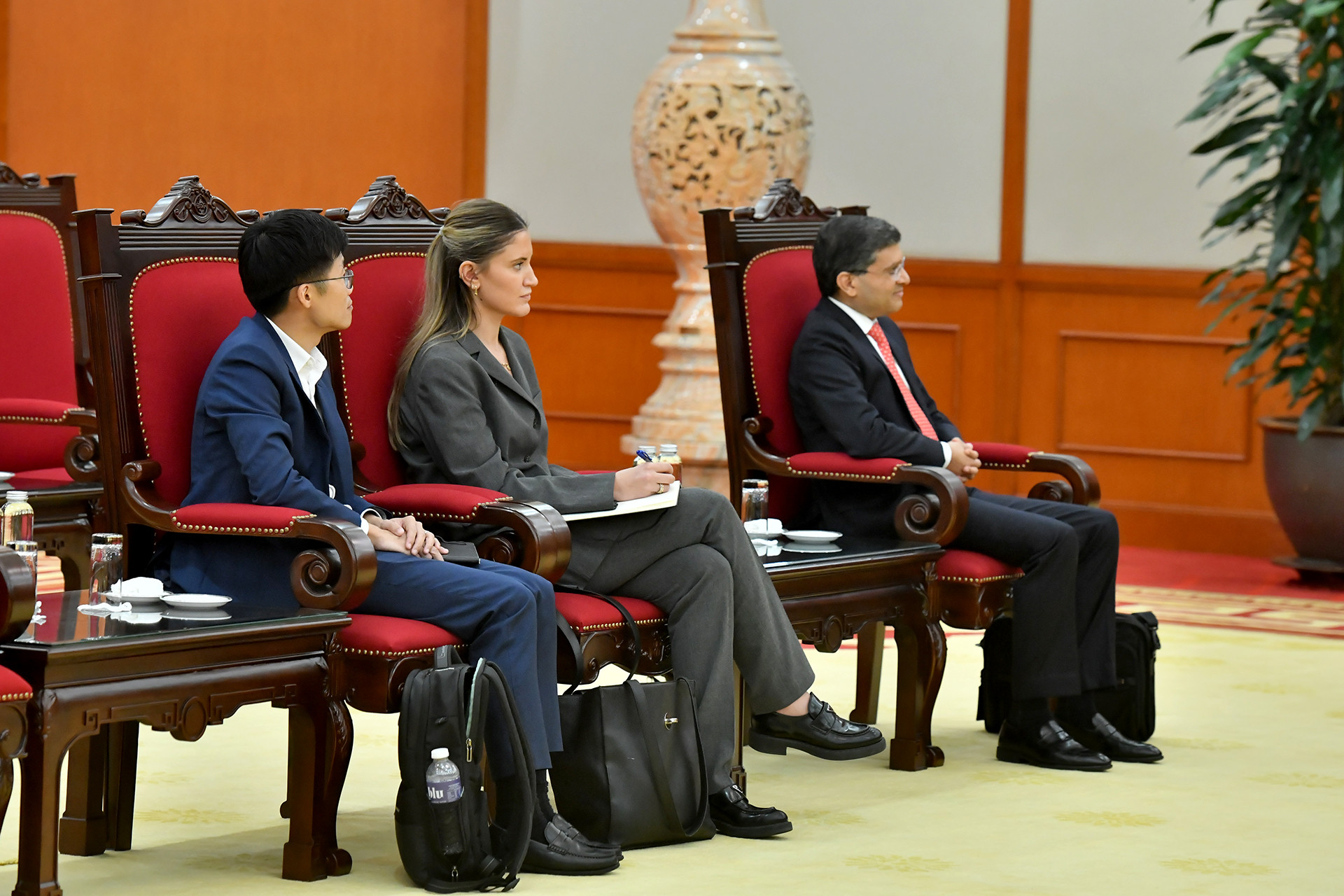 Các đại biểu tham dự buổi tiếp.