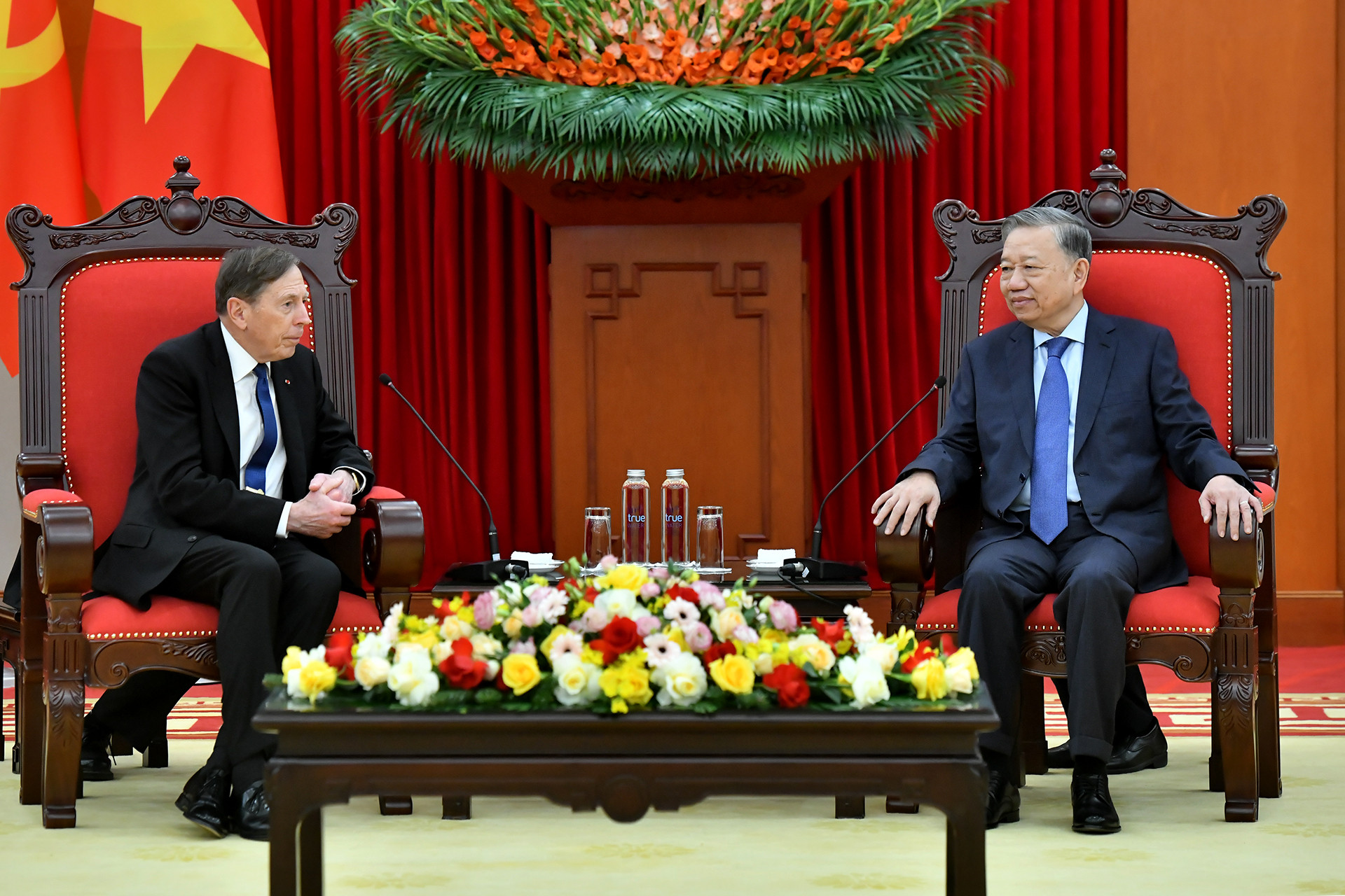 Tổng Bí thư Tô Lâm tiếp ông David H. Petraeus, đồng sở hữu Quỹ kiêm Chủ tịch Viện toàn cầu Quỹ đầu tư Kohlberg Kravis Roberts.