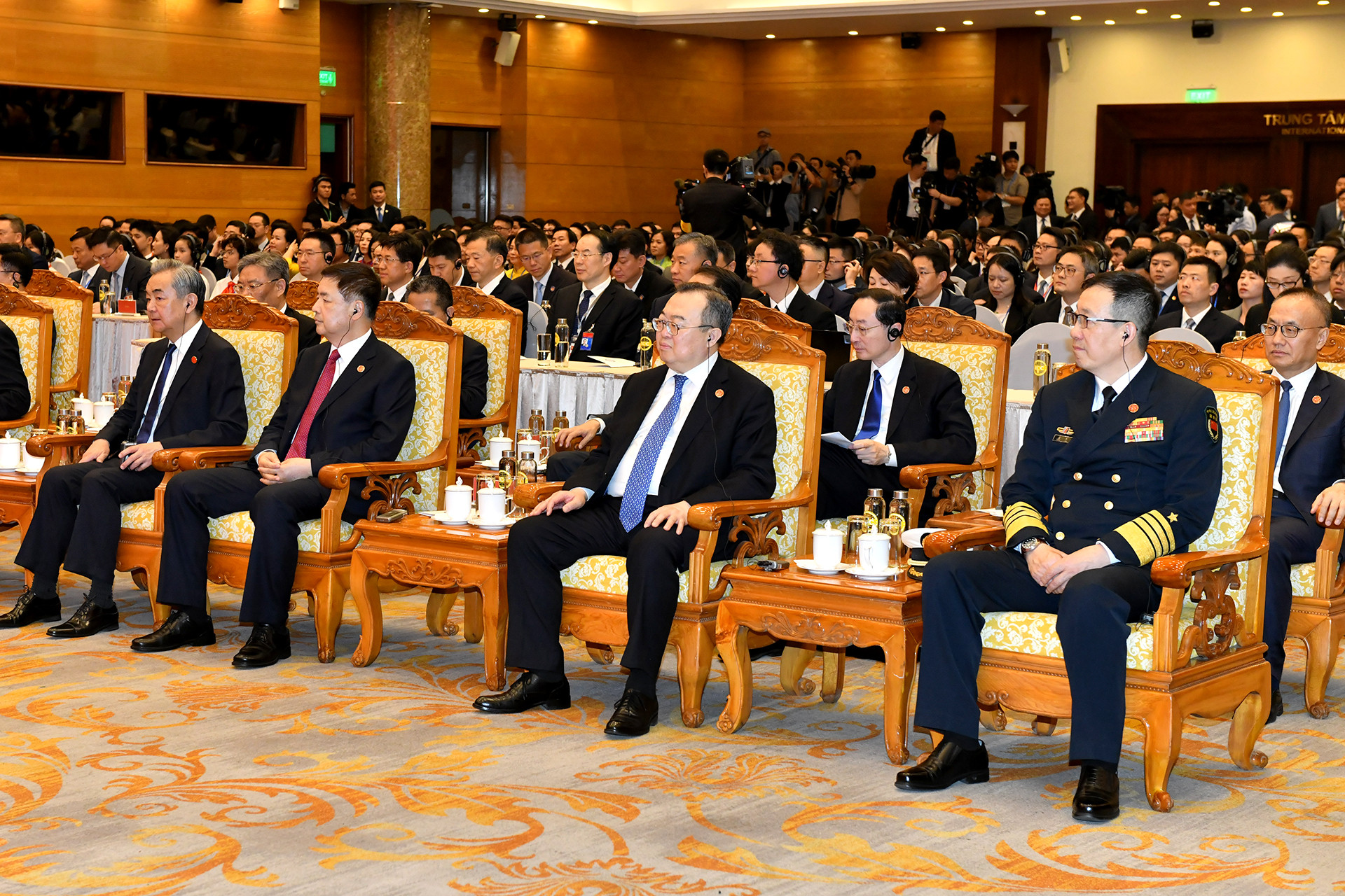 Các đại biểu cấp cao dự Gặp gỡ hữu nghị nhân dân Việt Nam-Trung Quốc.