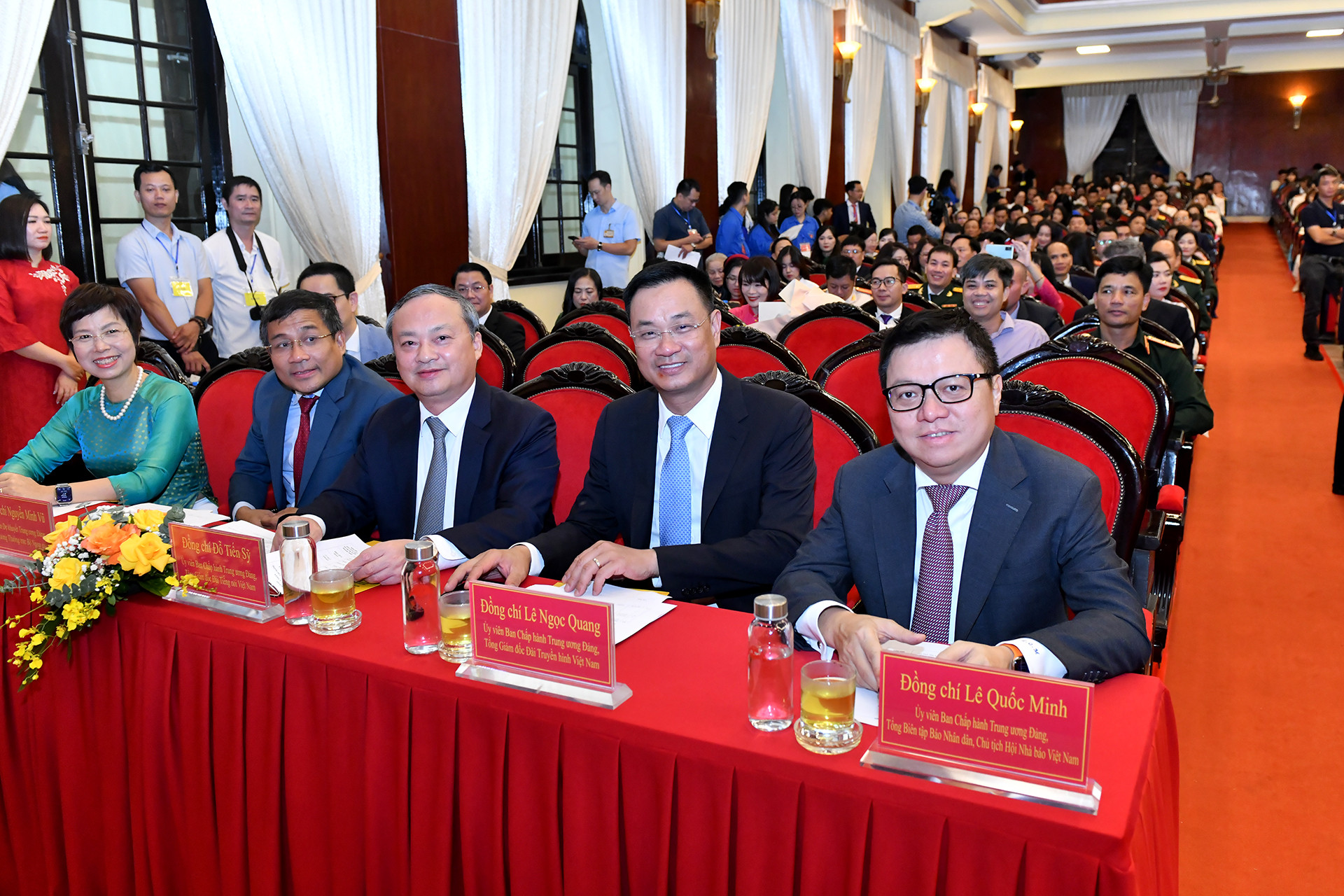 Các đại biểu dự Lễ trao giải. Các đại biểu dự Lễ trao giải.