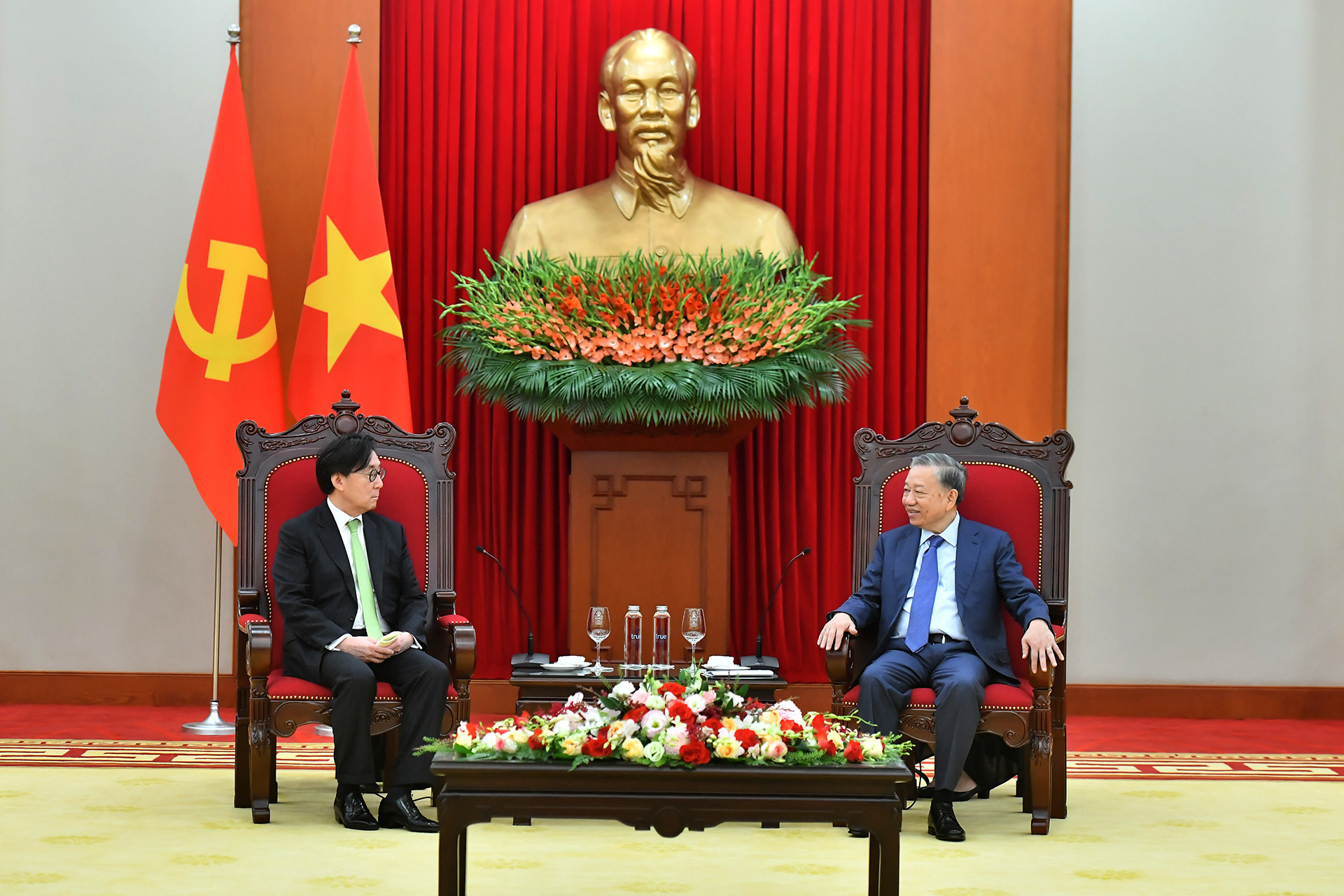 Tổng Bí thư, Chủ tịch nước Tô Lâm với Cố vấn đặc biệt về Ngoại giao và An ninh, Đặc phái viên của Tổng thống Hàn Quốc, Ngài Chang Ho-jin.