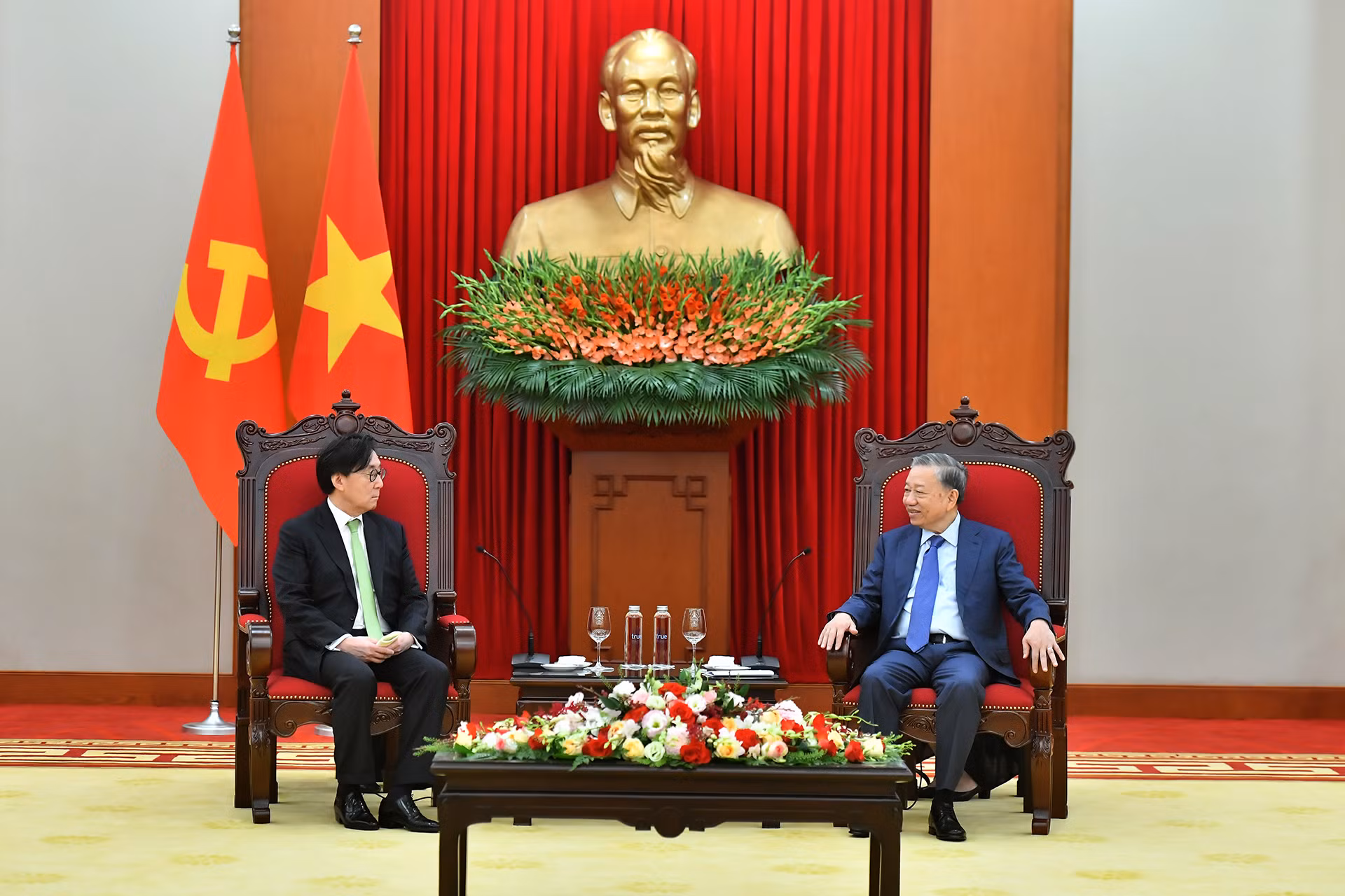 Tổng Bí thư, Chủ tịch nước Tô Lâm với Cố vấn đặc biệt về Ngoại giao và An ninh, Đặc phái viên của Tổng thống Hàn Quốc, Ngài Chang Ho-jin.