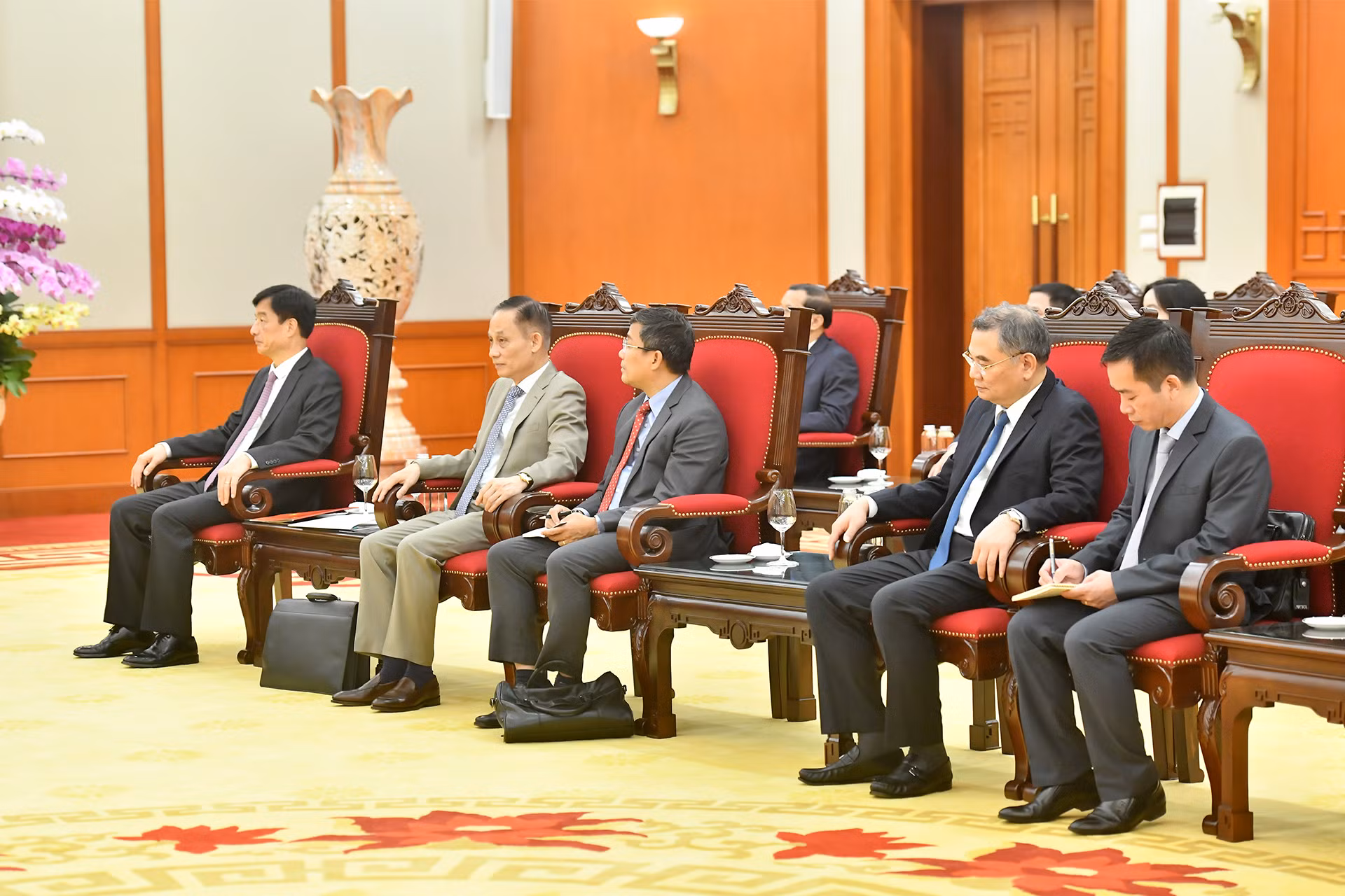 Các đại biểu Việt Nam tham dự buổi tiếp.