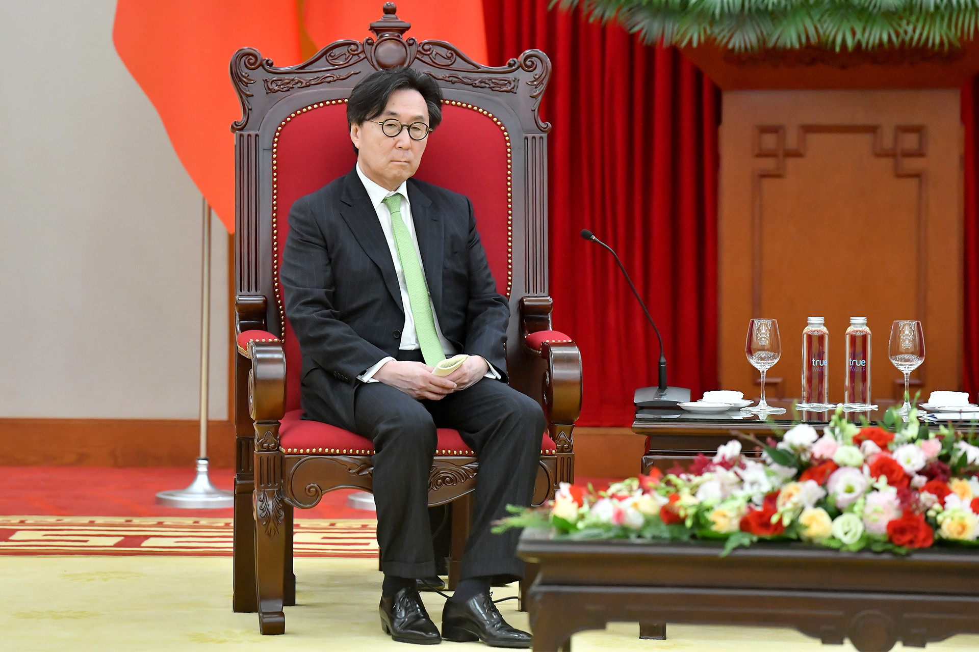 Ngài Chang Ho-jin, Cố vấn đặc biệt về Ngoại giao và An ninh, Đặc phái viên của Tổng thống Hàn Quốc phát biểu tại buổi tiếp.