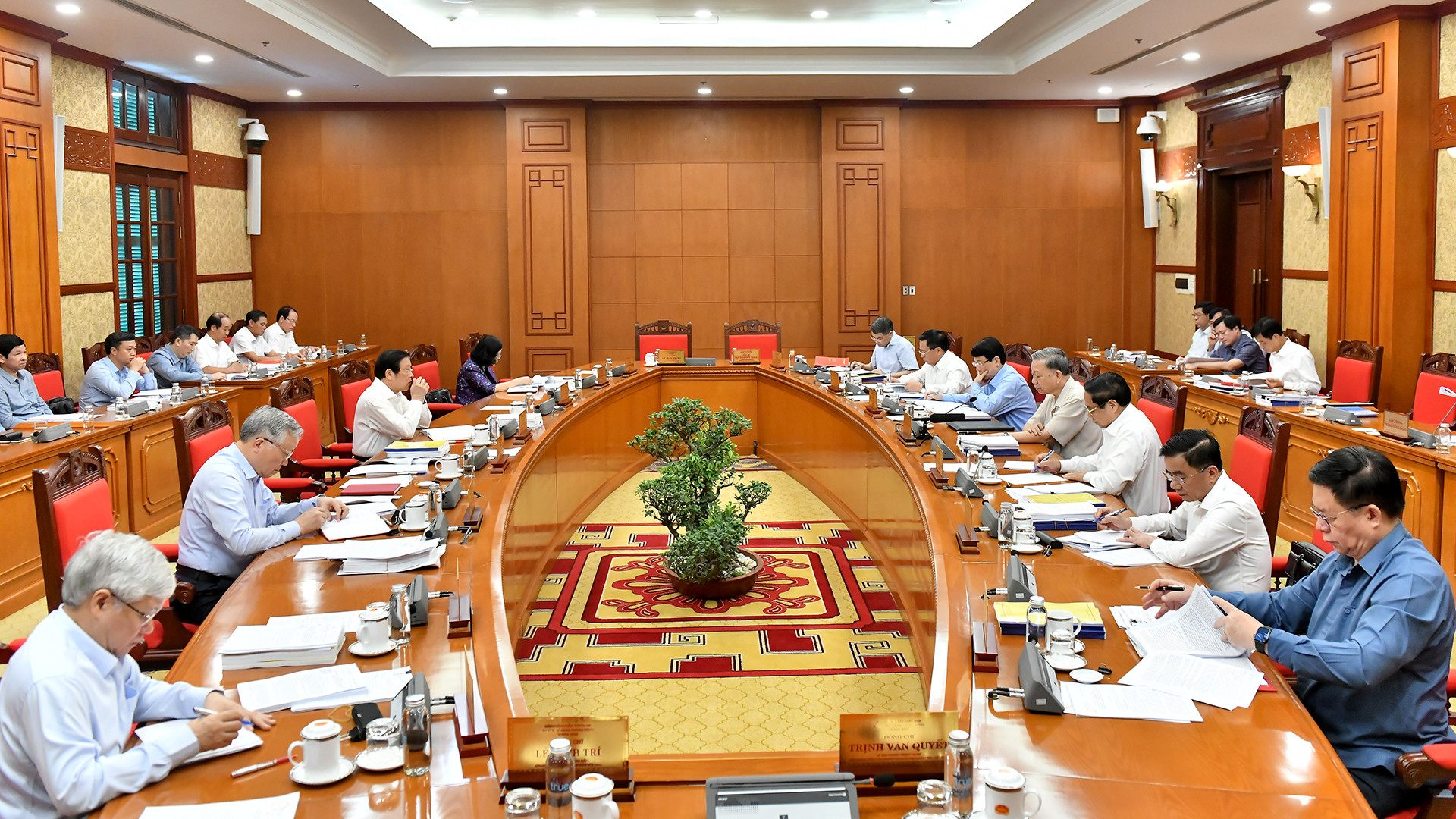 [Ảnh] Tổng Bí thư, Chủ tịch nước Tô Lâm chủ trì họp Bộ Chính trị cho ý kiến về xây dựng và phát triển thành phố Hải Phòng ảnh 1