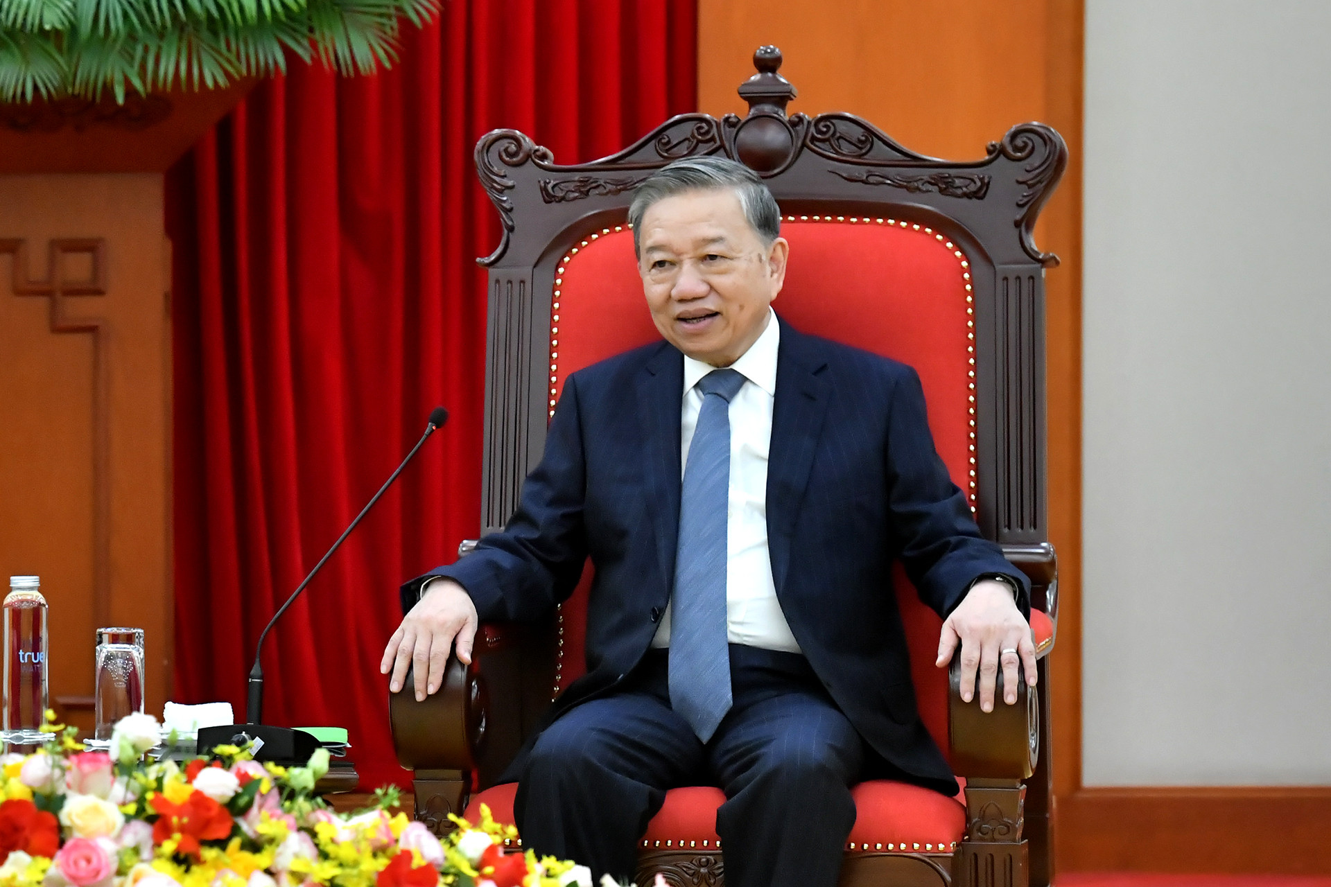 Tổng Bí thư Tô Lâm phát biểu tại buổi tiếp Đại sứ Liên minh châu Âu tại Việt Nam Julien Guerrier.