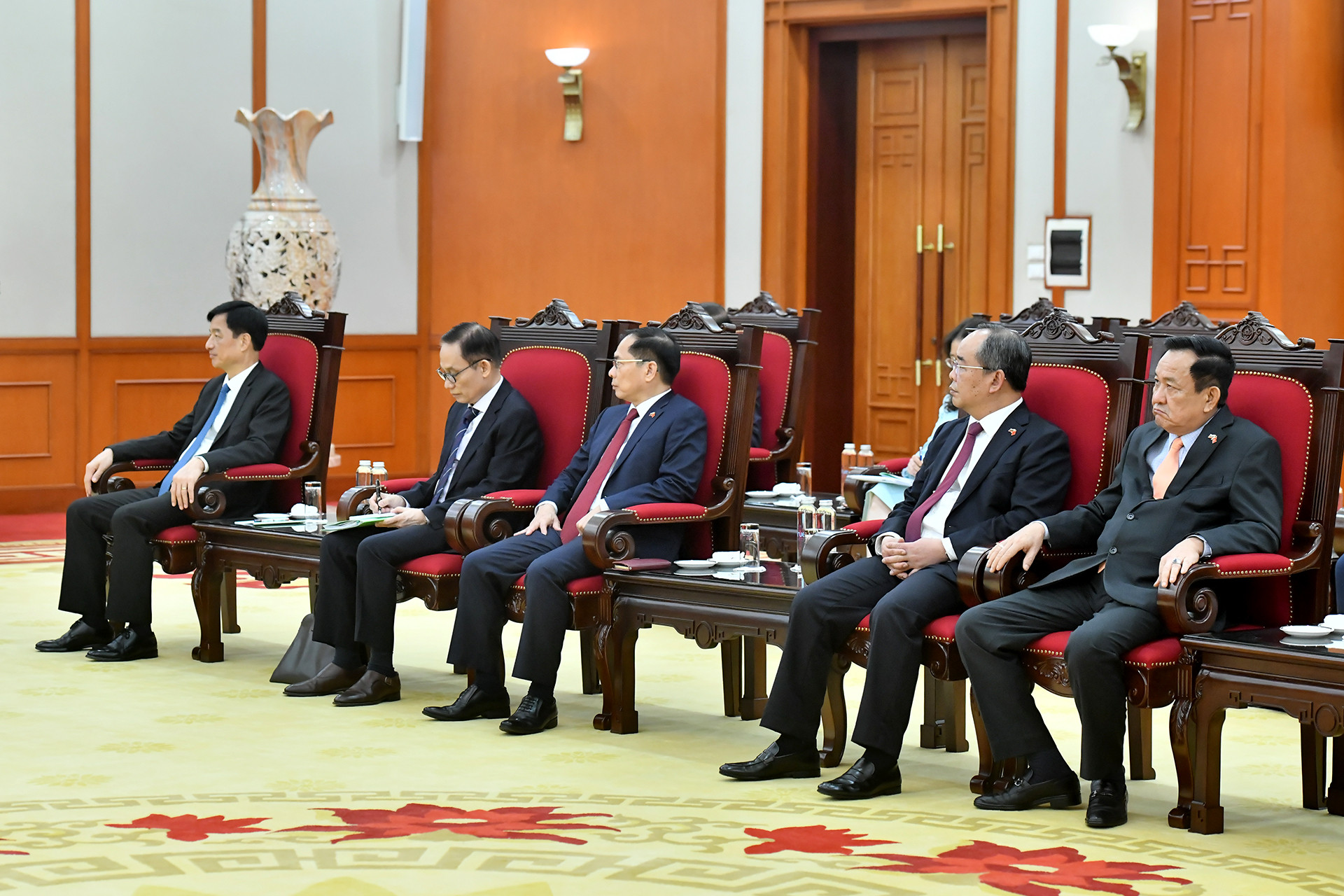 Các đại biểu Việt Nam tham dự buổi tiếp.