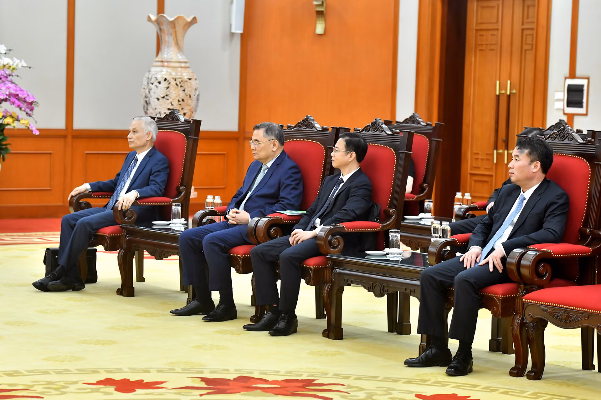 Các đại biểu Việt Nam tham dự buổi tiếp.