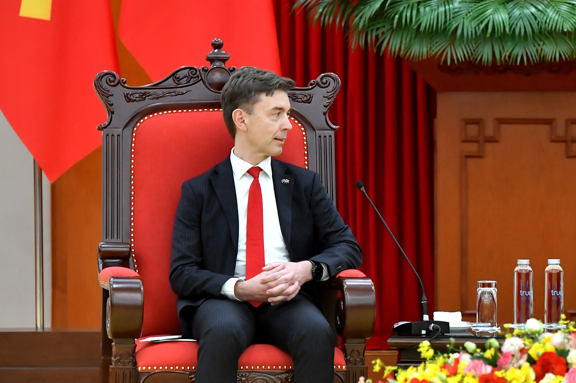 Đại sứ Julien Guerrier tại buổi tiếp.