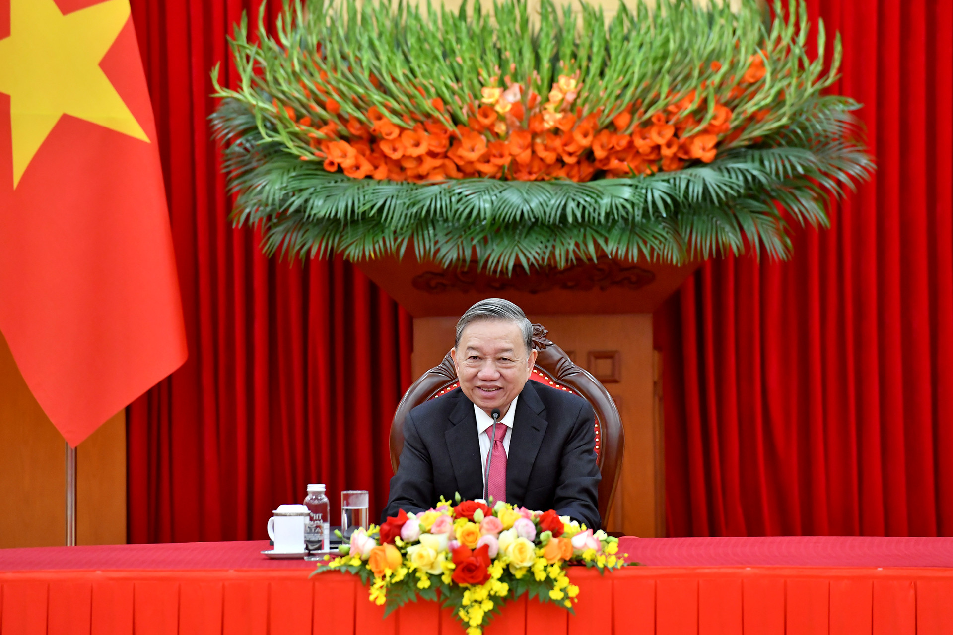 Tổng Bí thư Tô Lâm chúc mừng những thành tựu quan trọng mà Trung Quốc đã đạt được thời gian qua dưới sự lãnh đạo của Đảng Cộng sản Trung Quốc với hạt nhân là đồng chí Tổng Bí thư, Chủ tịch nước Tập Cận Bình.