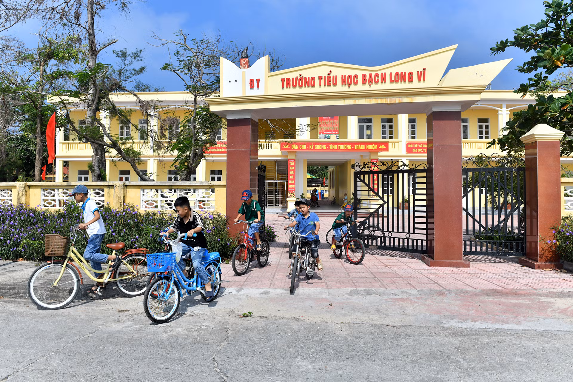 [Ảnh] Bình yên trên đảo Bạch Long Vĩ ảnh 1