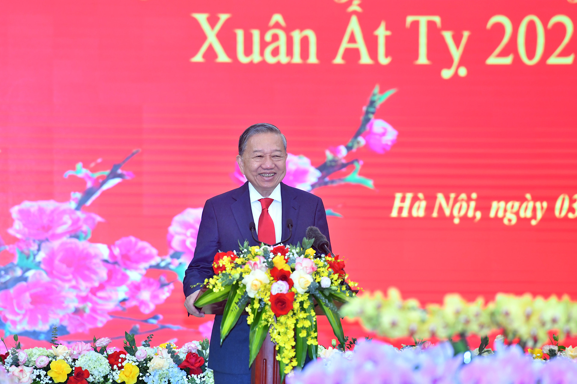 Tổng Bí thư Tô Lâm gặp mặt thân mật cán bộ, công chức, viên chức và người lao động Văn phòng Trung ương Đảng nhân dịp đầu Xuân Ất Tỵ.