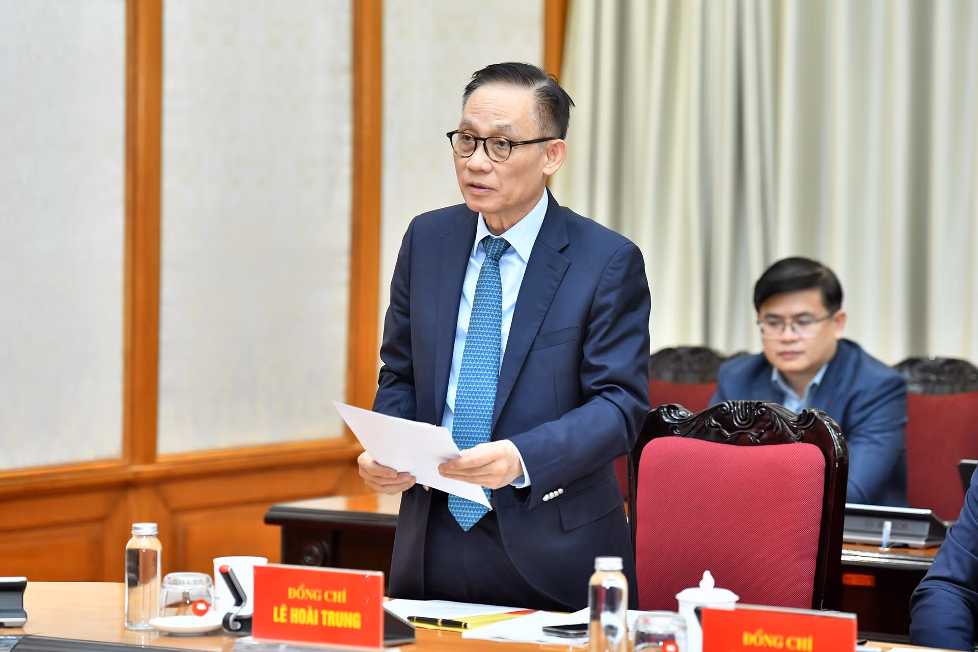 Đồng chí Lê Hoài Trung, Bí thư Trung ương Đảng, Chánh Văn phòng Trung ương phát biểu.