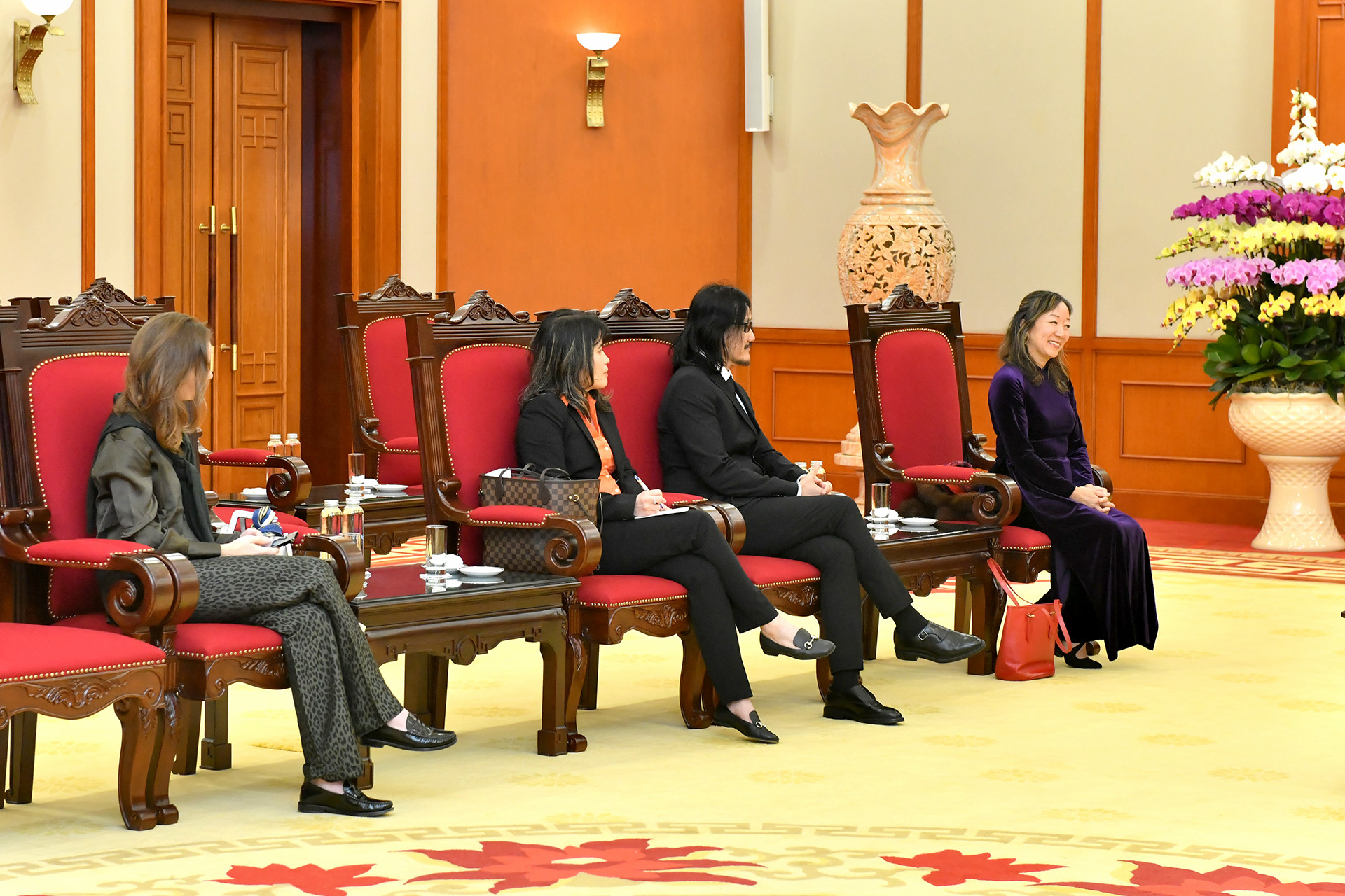 Các đại biểu dự buổi tiếp.