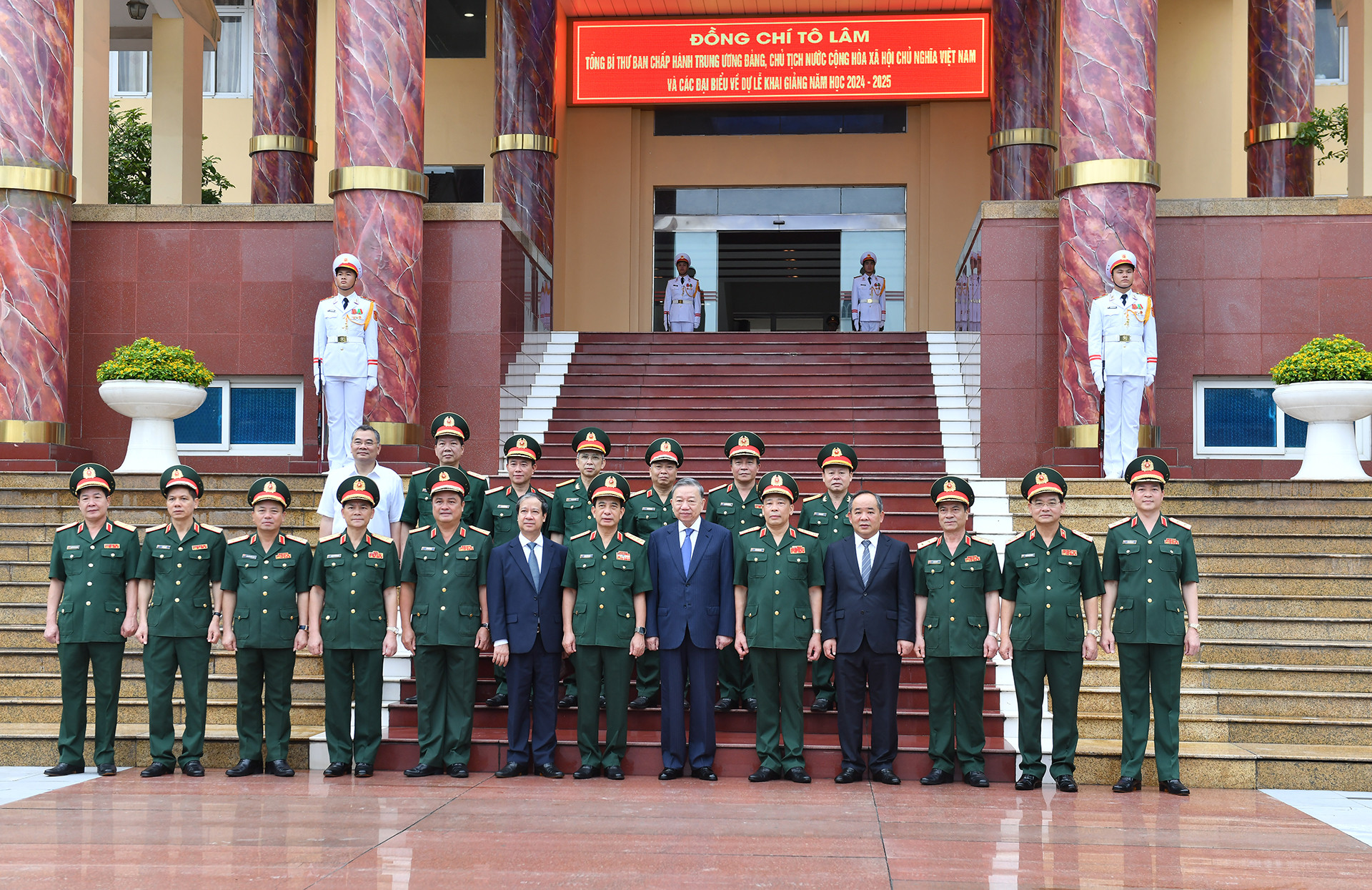 Tổng Bí thư, Chủ tịch nước Tô Lâm với cán bộ, giảng viên Học viện Quốc phòng và các đại biểu.