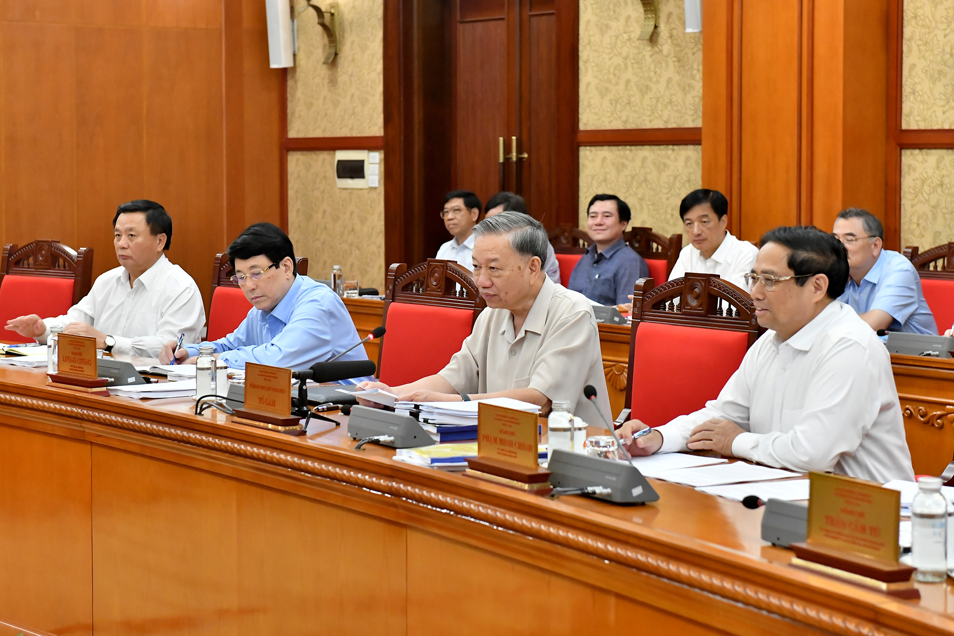 Tổng Bí thư, Chủ tịch nước Tô Lâm và các đồng chí lãnh đạo Đảng, Nhà nước tham dự cuộc họp.