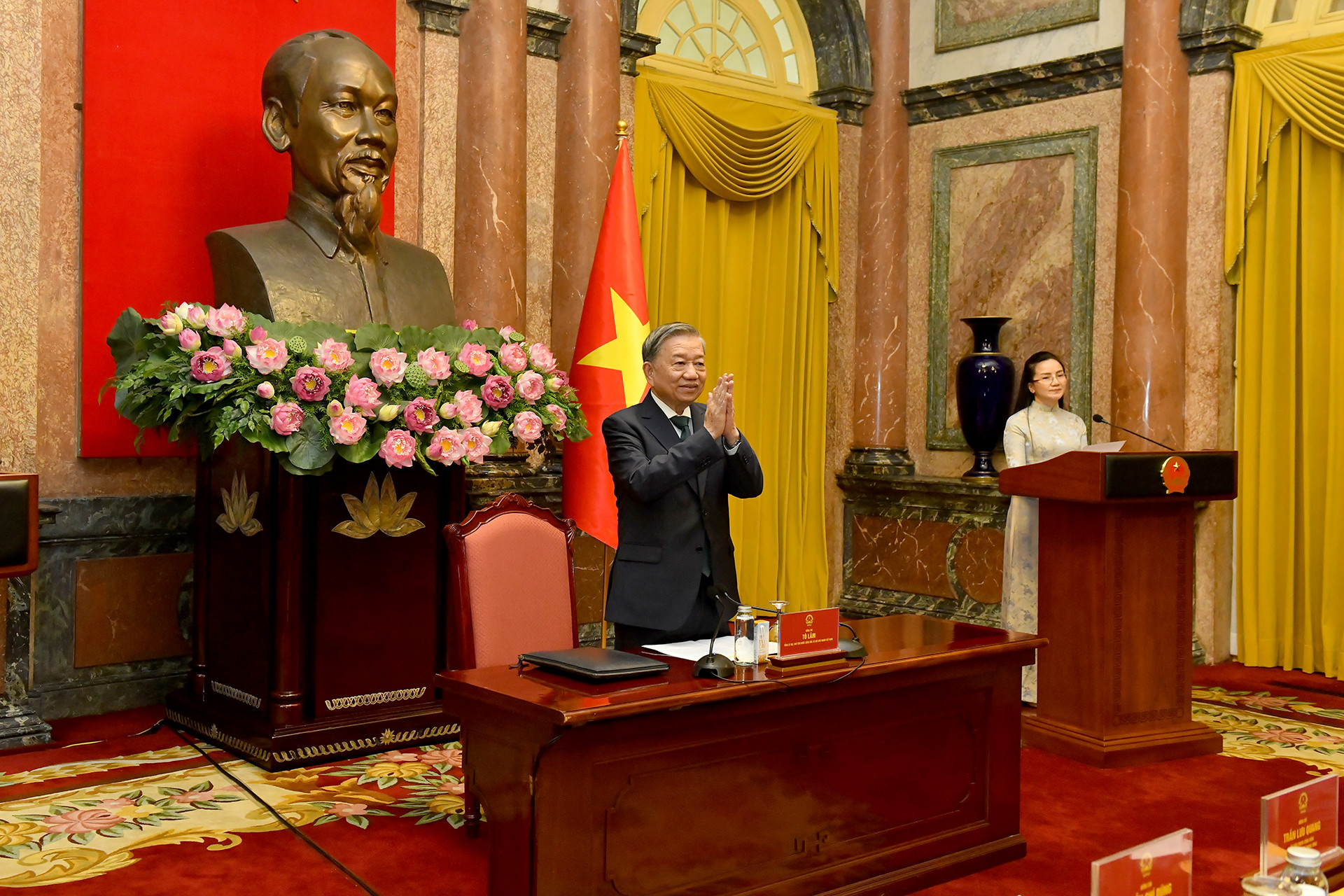 [Ảnh] Tổng Bí thư, Chủ tịch nước Tô Lâm gặp mặt các doanh nhân tiêu biểu ảnh 2