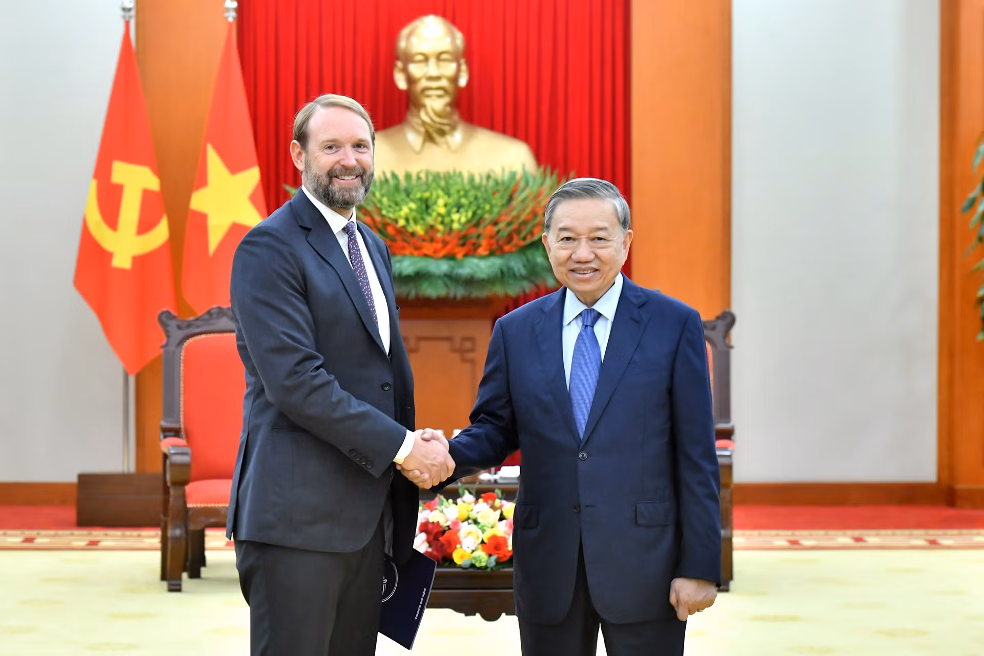 Tổng Bí thư Tô Lâm với ông Nate Franklin, Chủ tịch Tập đoàn Pacifico Energy (Hoa Kỳ).